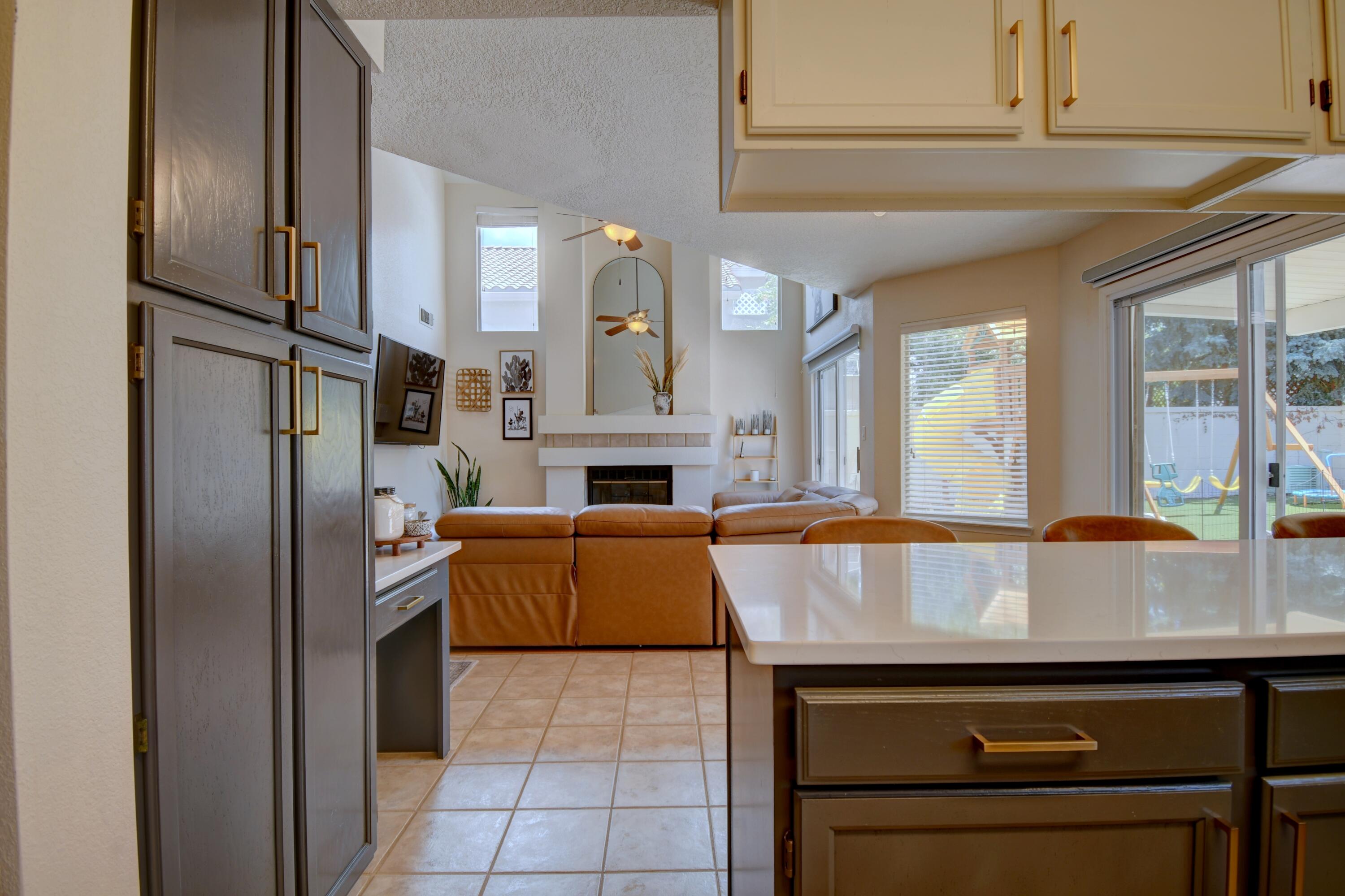 Photo 18 — 7908 Eagle Rock Avenue NE