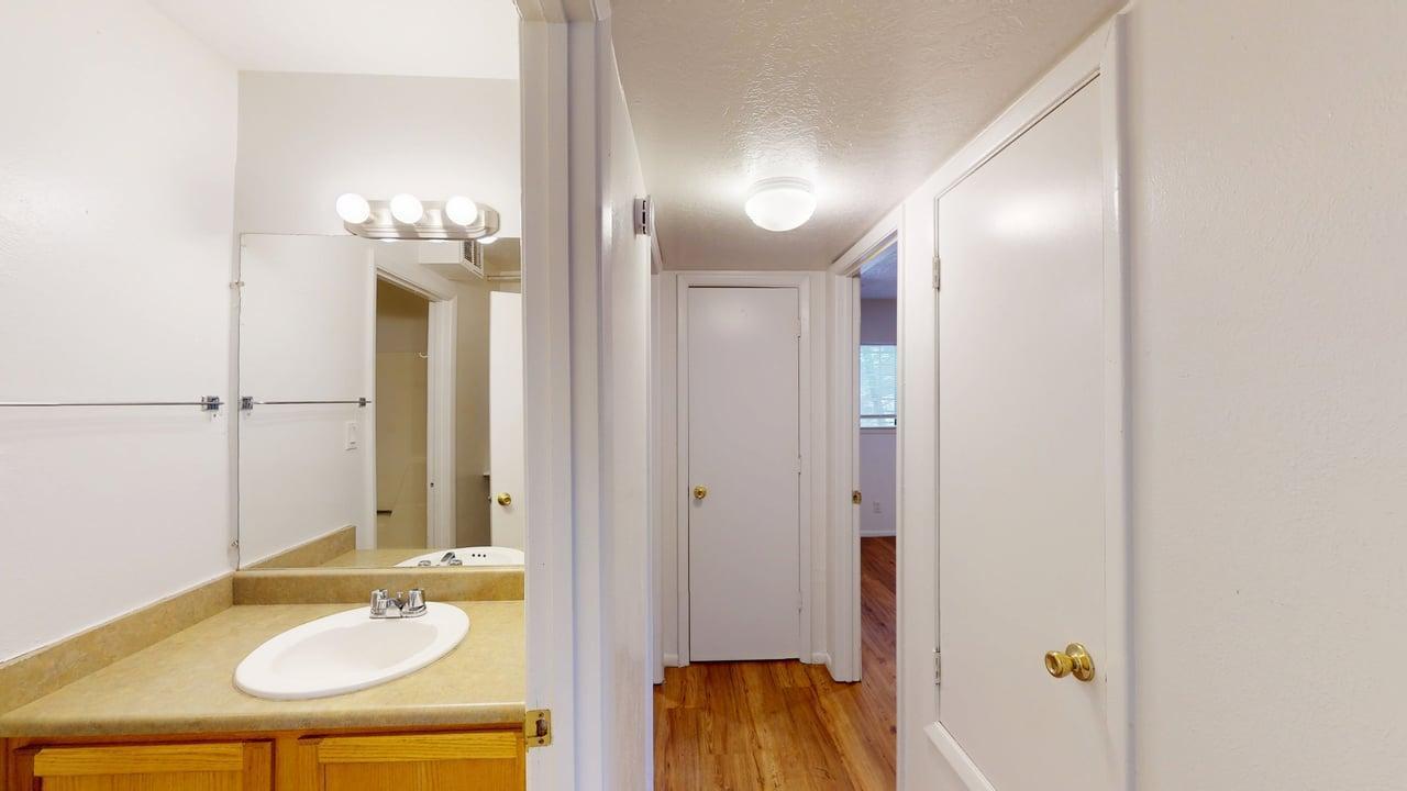 Photo 11 — 1315 Madeira Drive SE