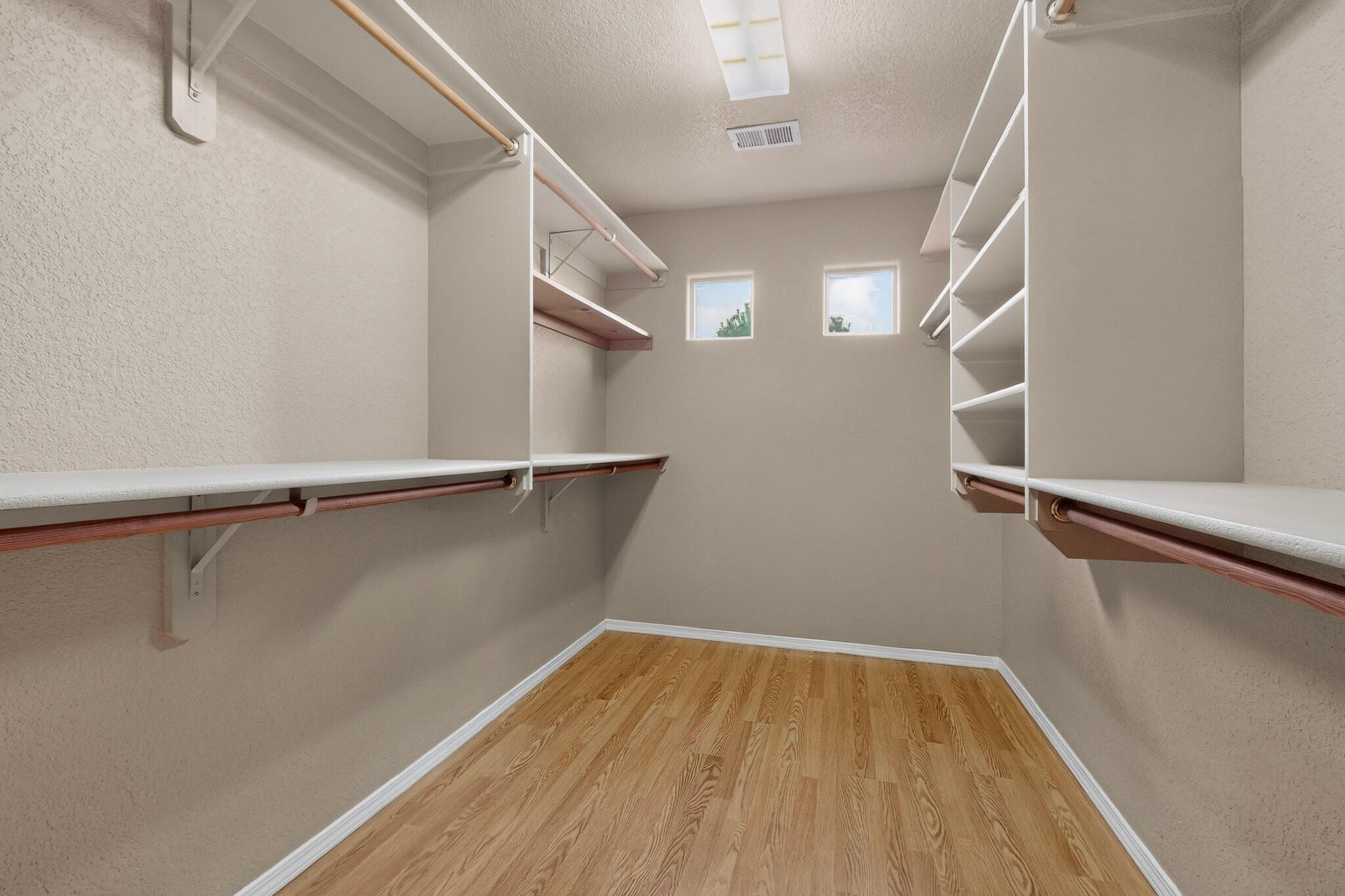 Photo 10 — 1433 Ducale Drive SE