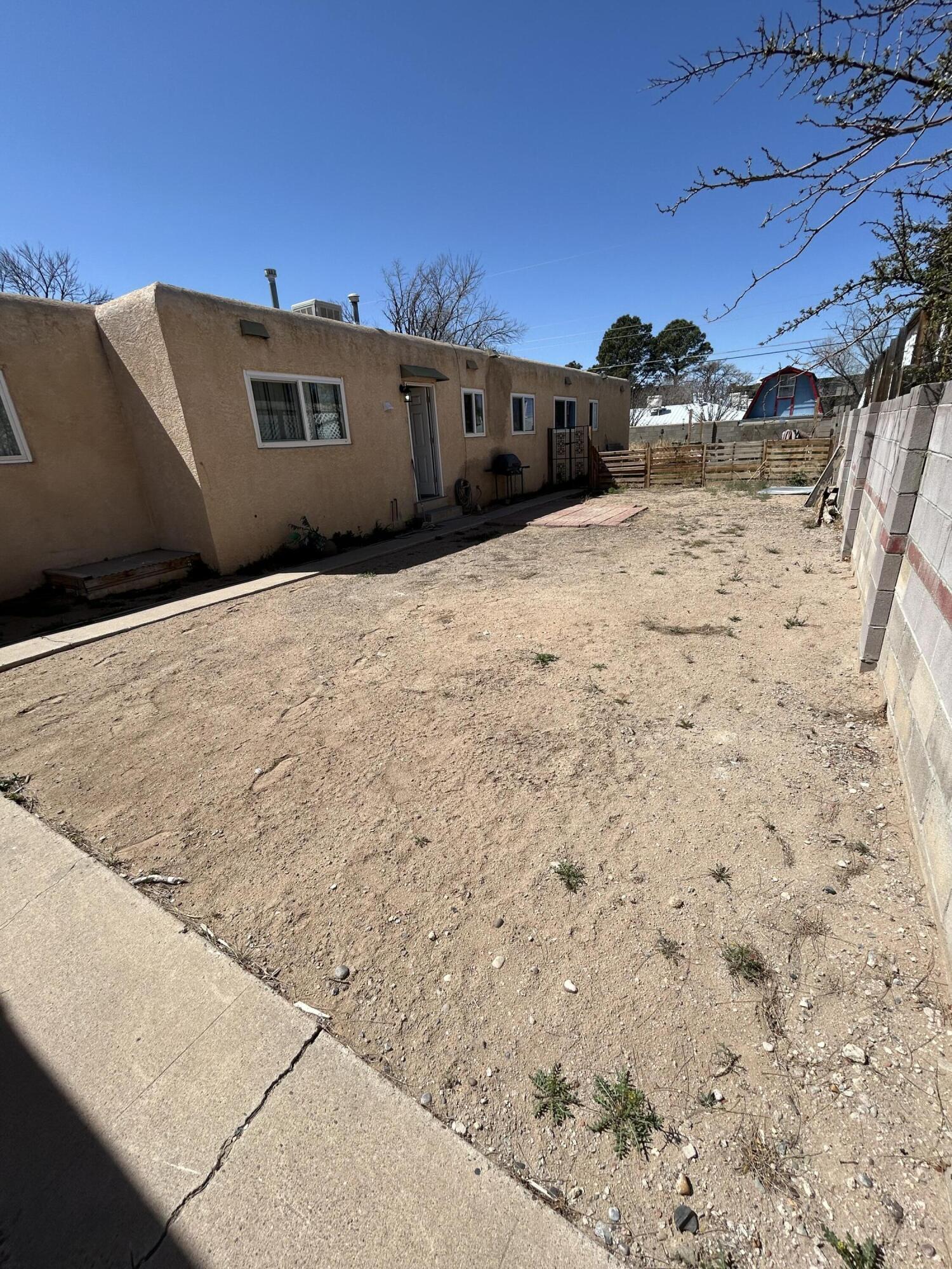 Photo 5 — 1029 Palomas Drive SE A-D