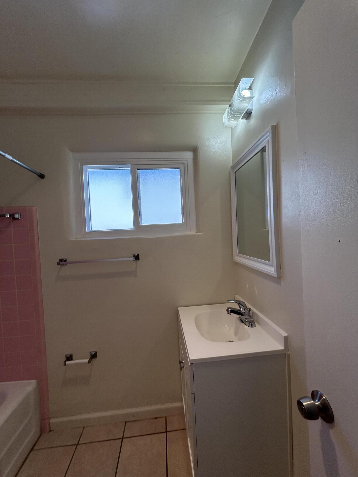 Photo 14 — 1029 Palomas Drive SE A-D