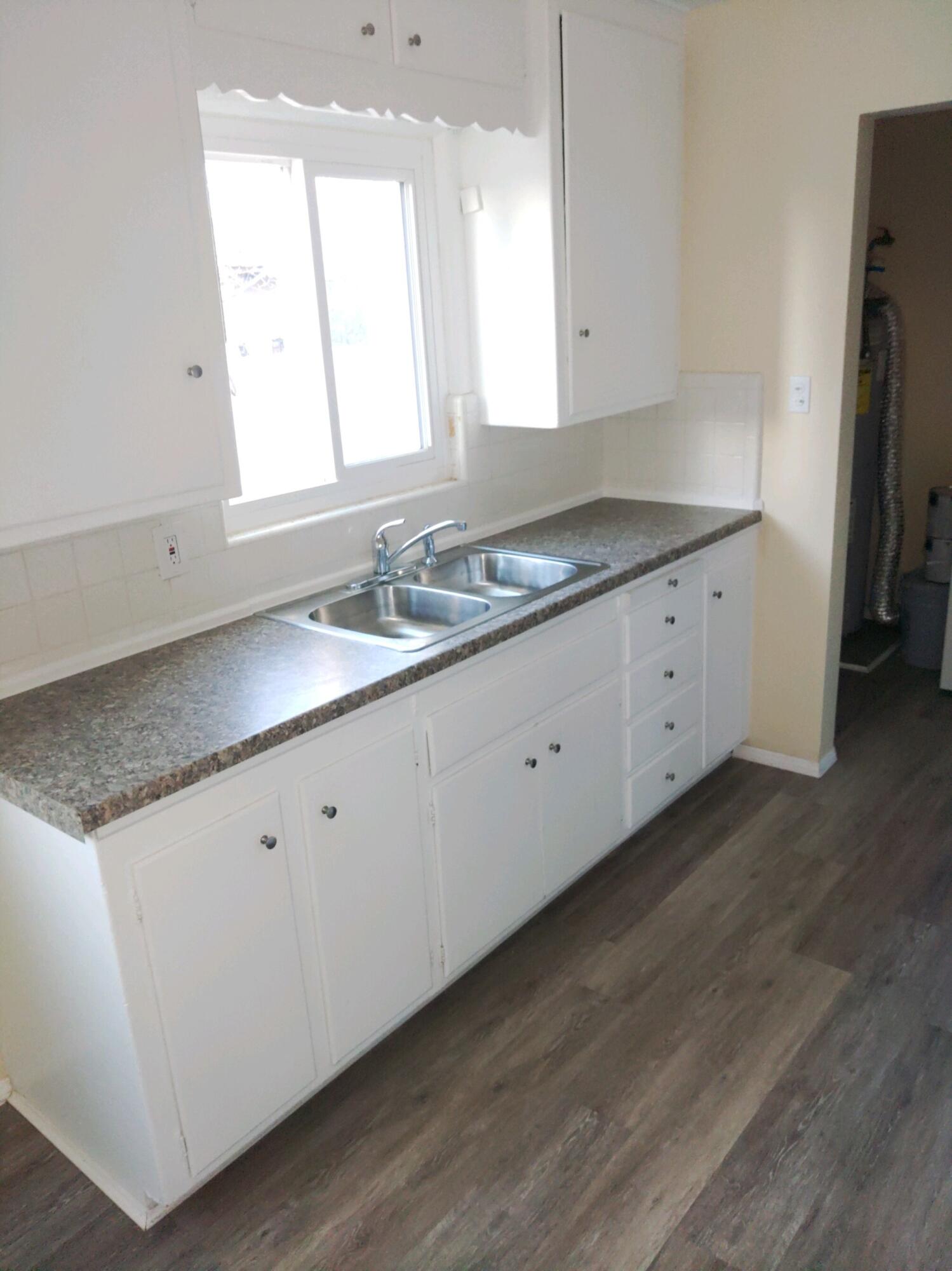 Photo 18 — 1029 Palomas Drive SE A-D