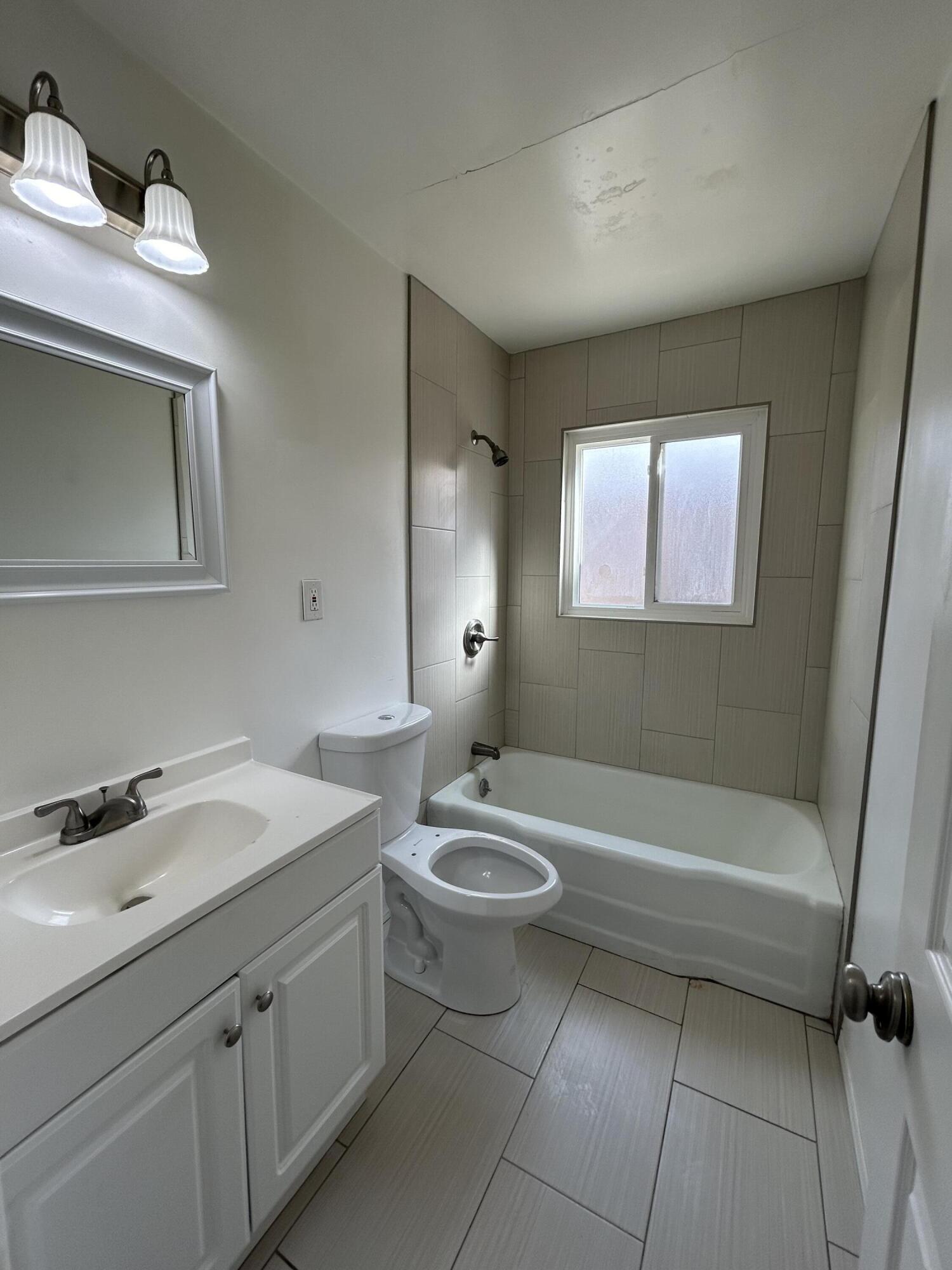 Photo 20 — 1029 Palomas Drive SE A-D