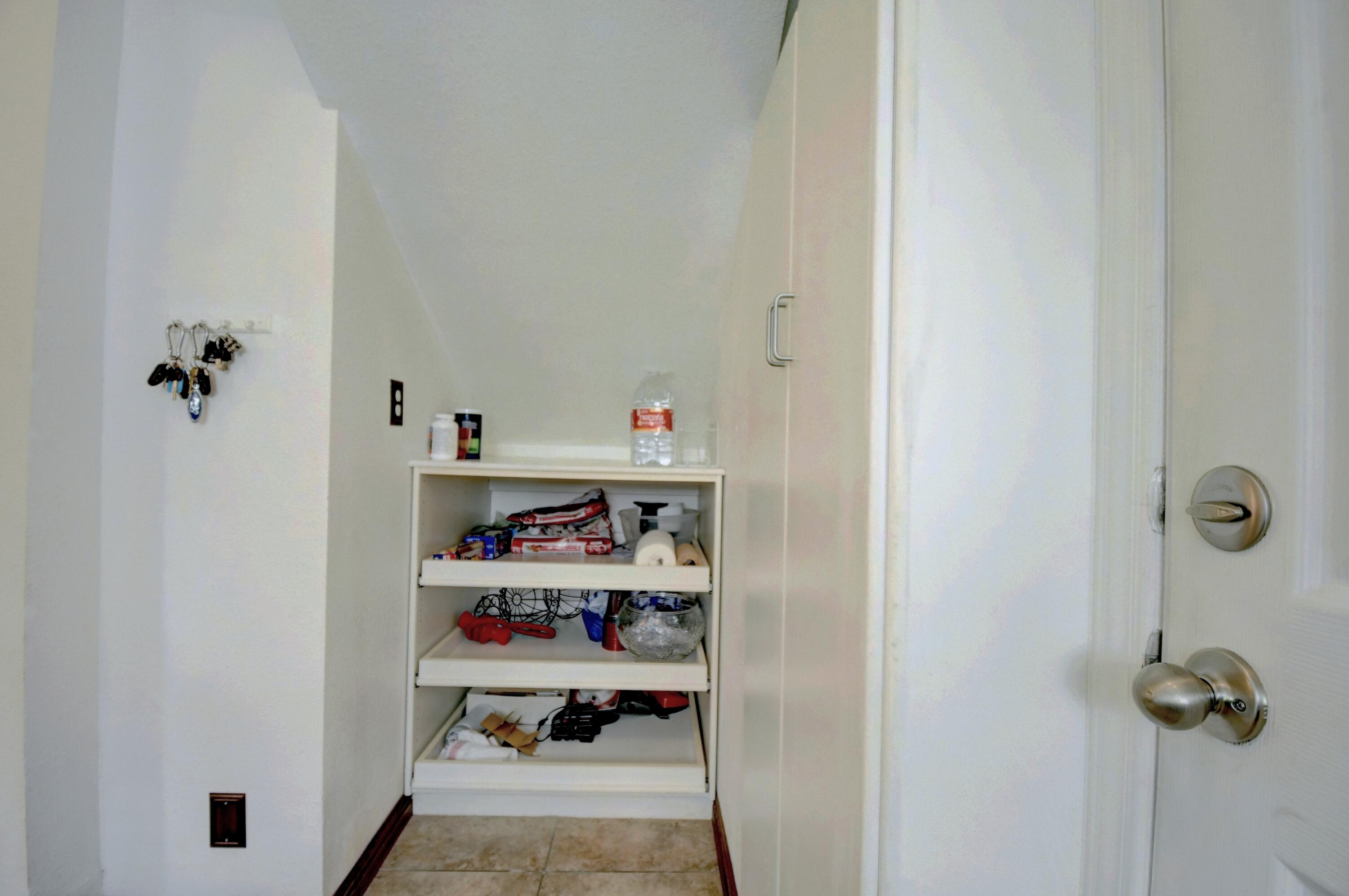 Photo 16 — 9312 Farragut Drive NE