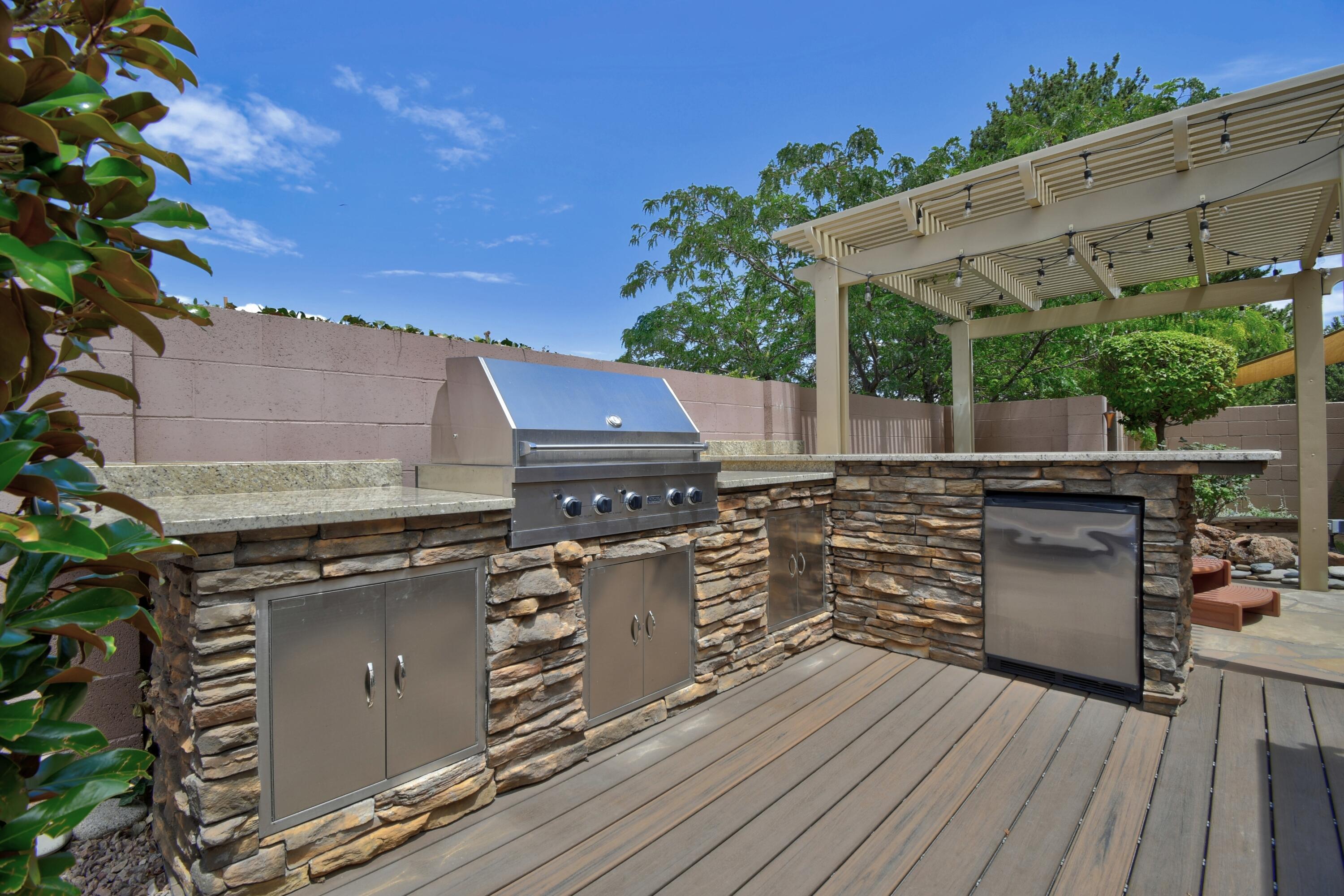 Photo 3 — 9312 Farragut Drive NE