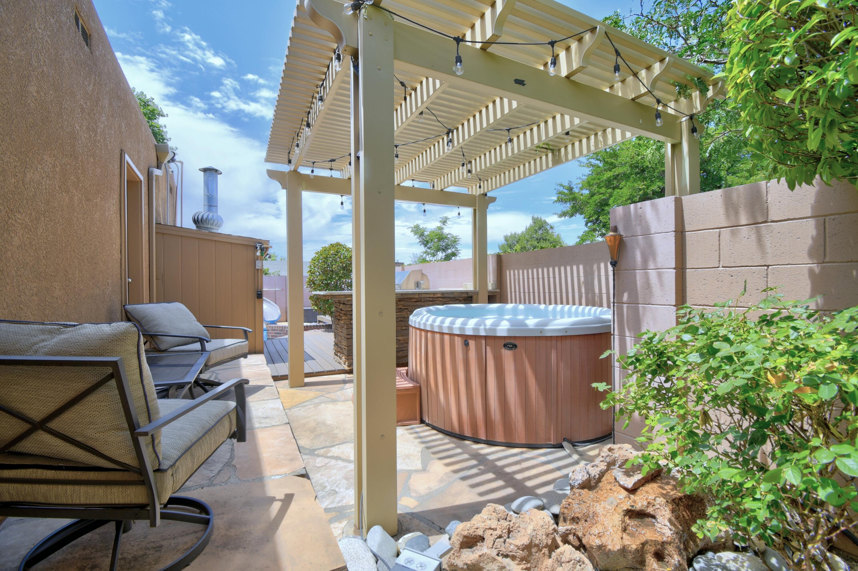 Photo 5 — 9312 Farragut Drive NE