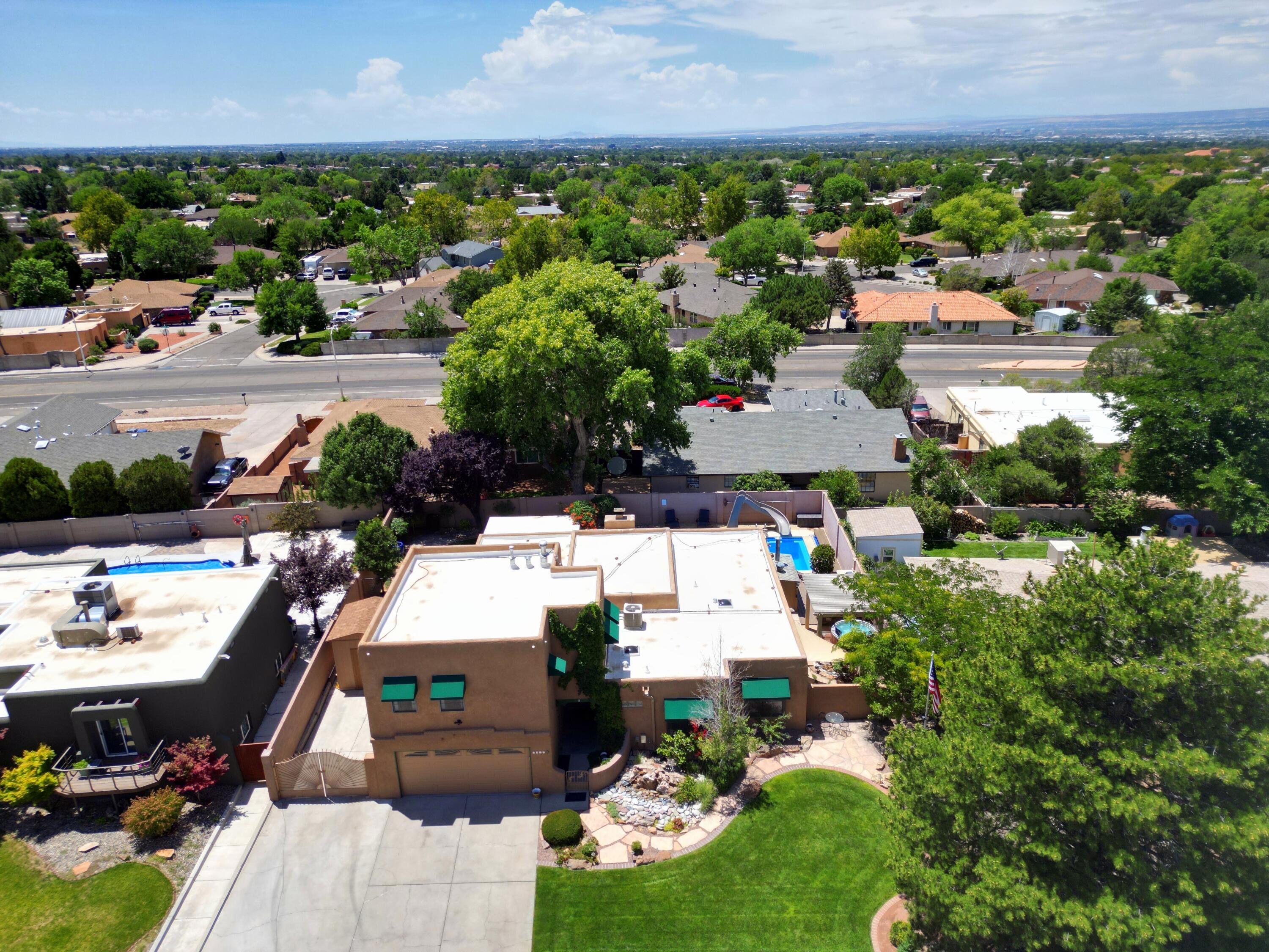 Photo 6 — 9312 Farragut Drive NE