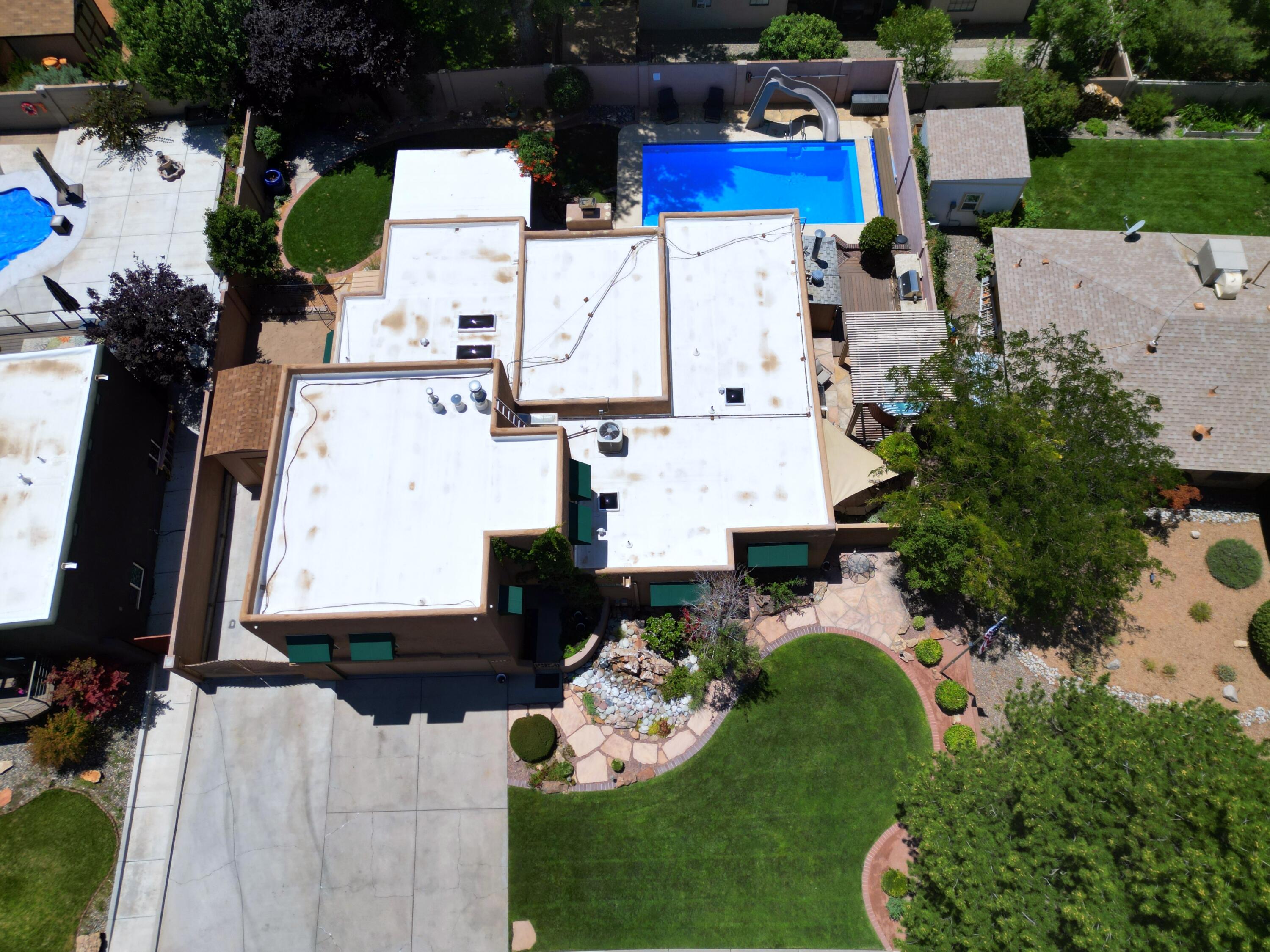 Photo 7 — 9312 Farragut Drive NE