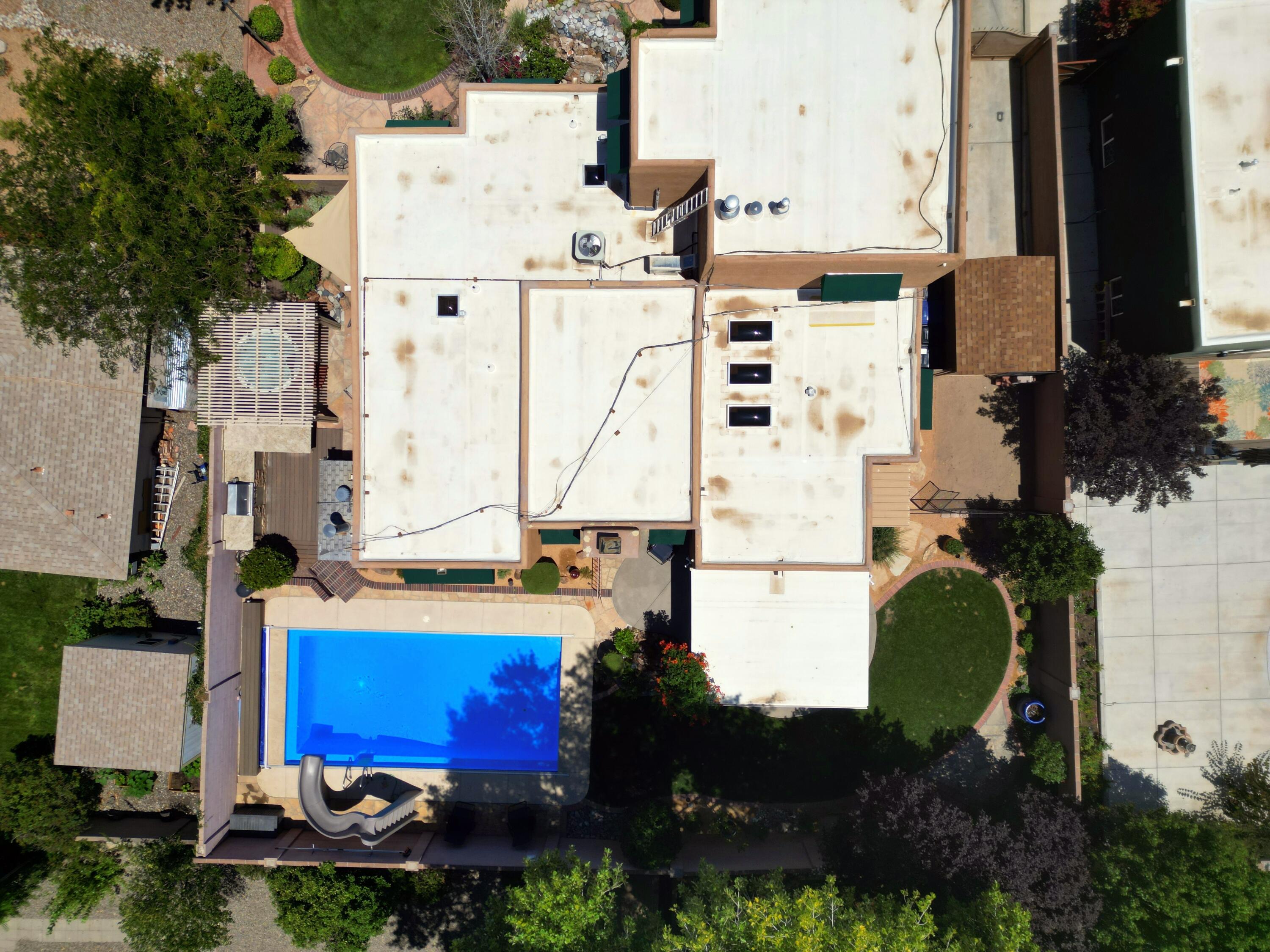 Photo 9 — 9312 Farragut Drive NE