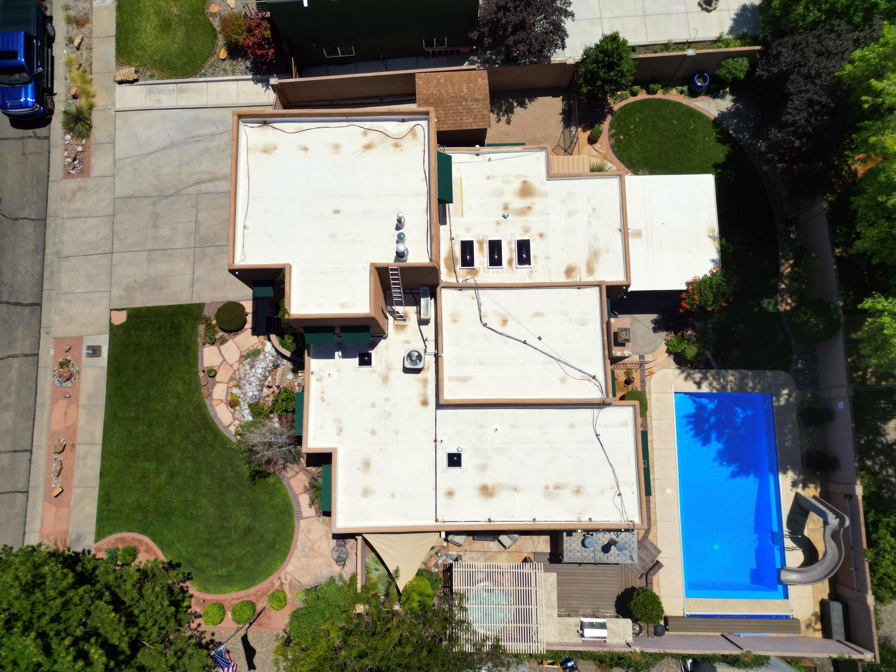 Photo 10 — 9312 Farragut Drive NE