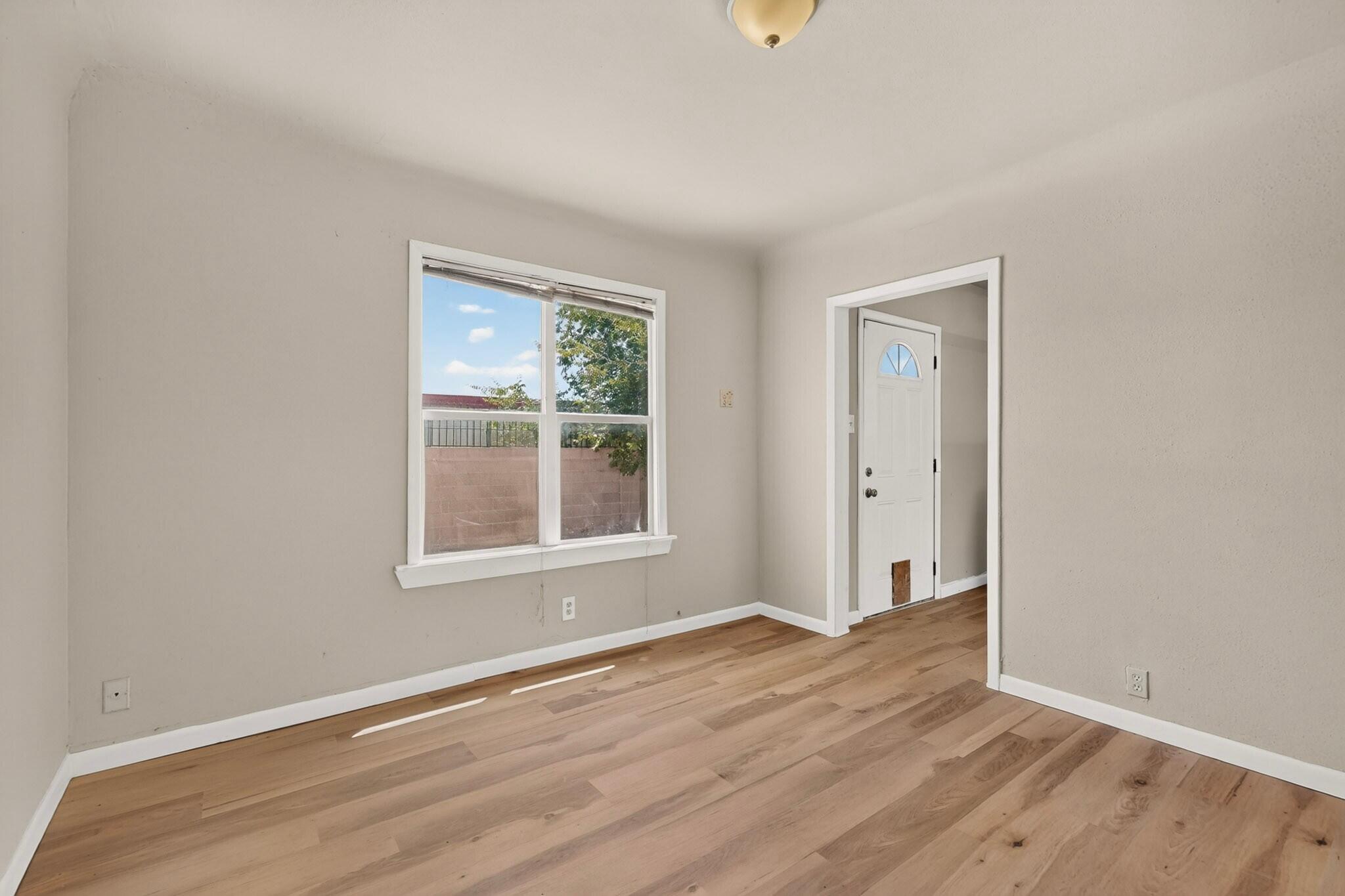 Photo 6 — 522 Montano Road NW