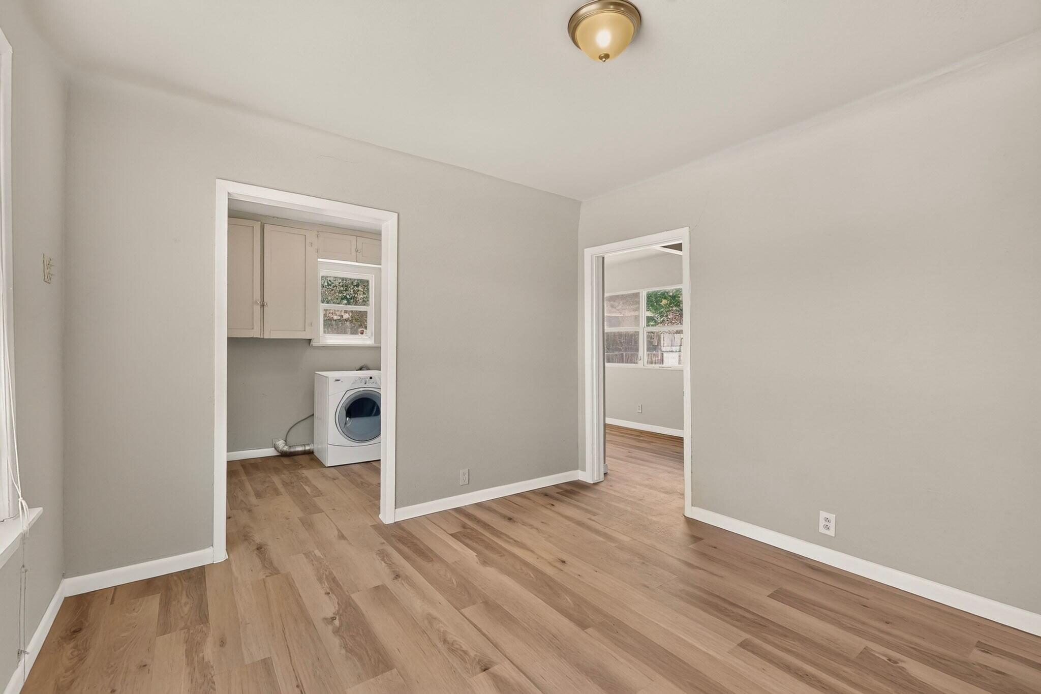 Photo 9 — 522 Montano Road NW