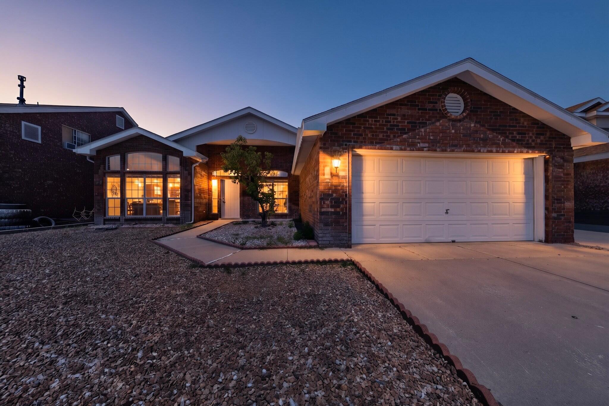 9309 Holm Bursun Drive NW, Albuquerque, NM 87114