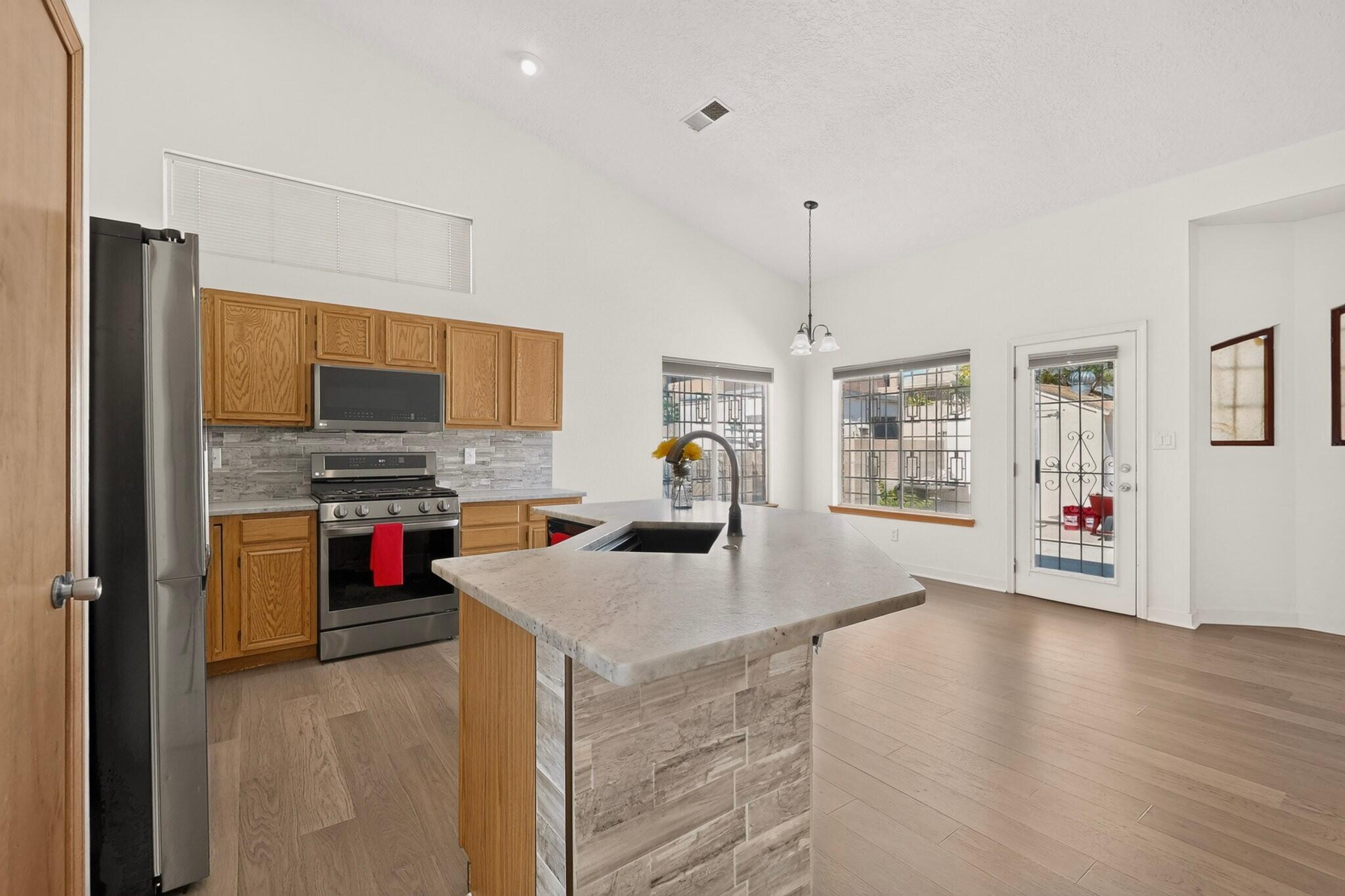 Photo 12 — 9309 Holm Bursun Drive NW