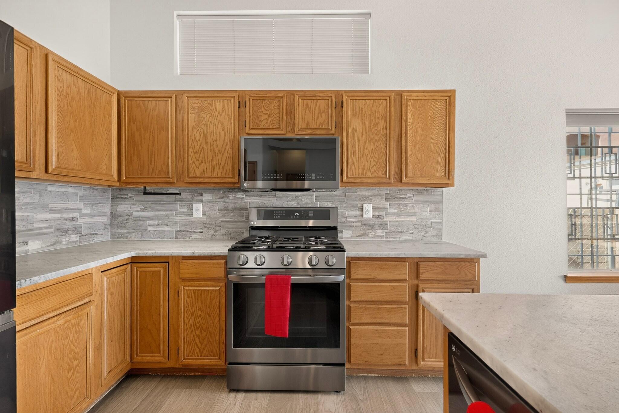 Photo 14 — 9309 Holm Bursun Drive NW