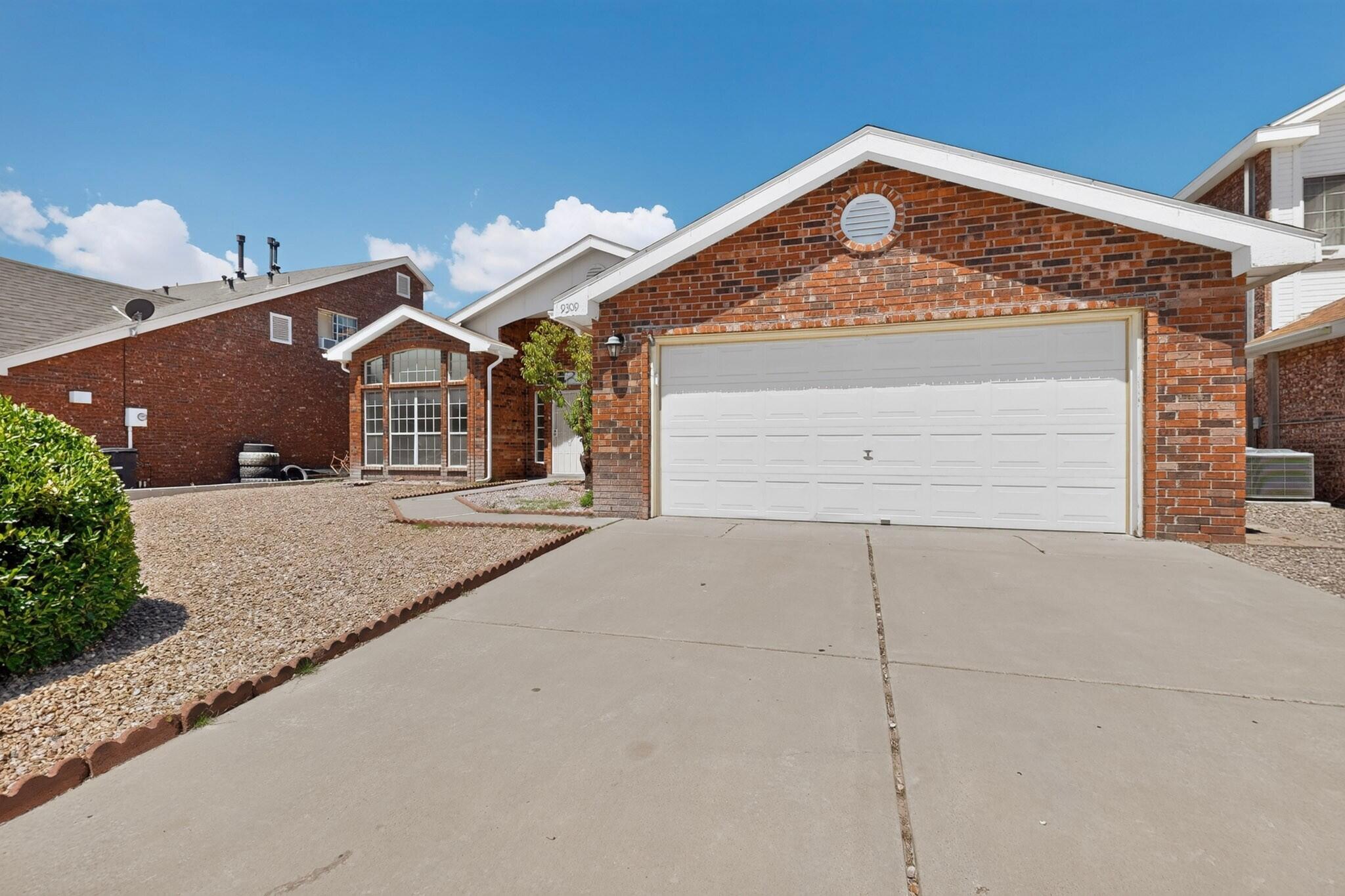 Photo 4 — 9309 Holm Bursun Drive NW