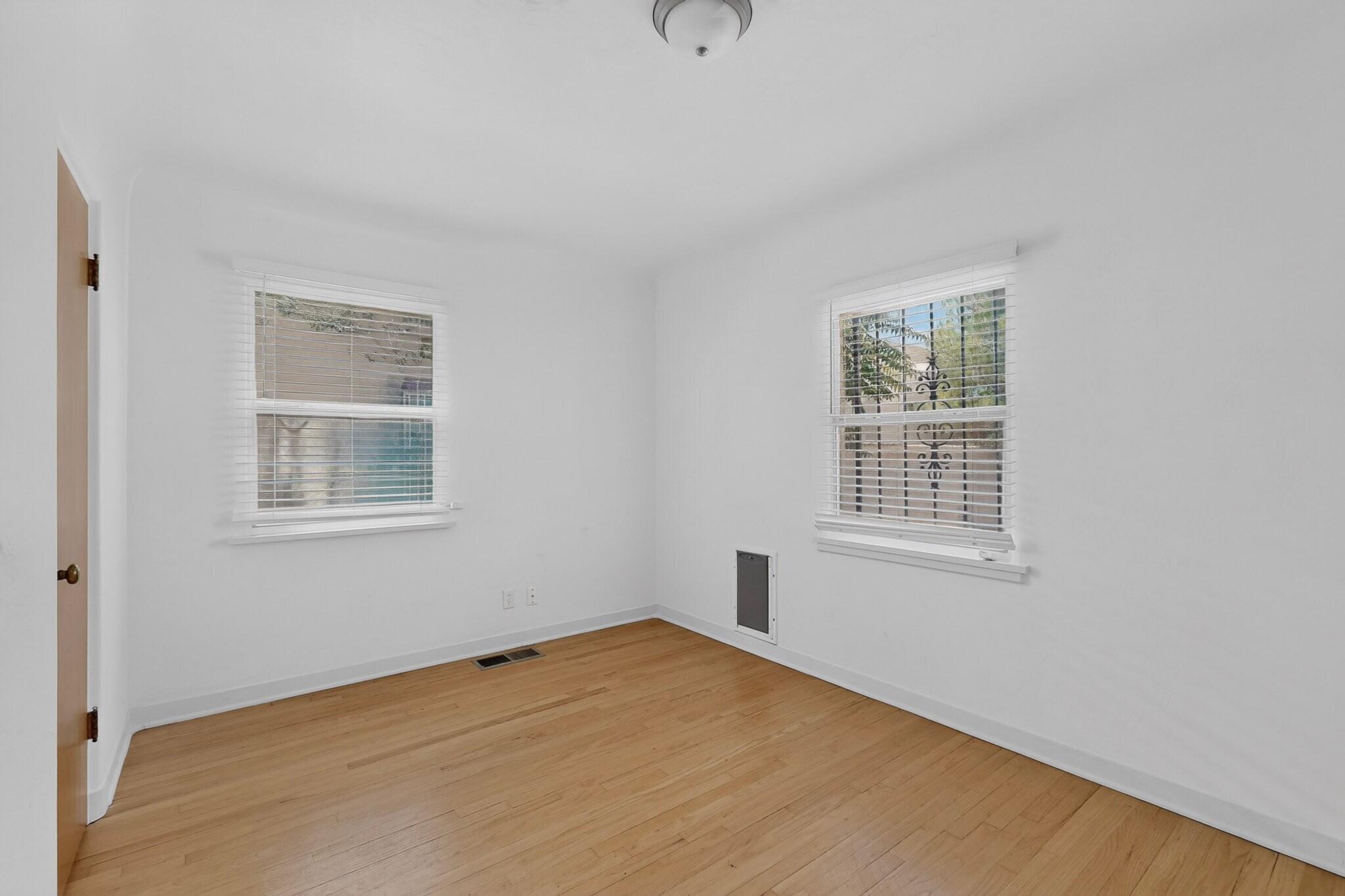 Photo 2 — 629 Dartmouth Drive NE