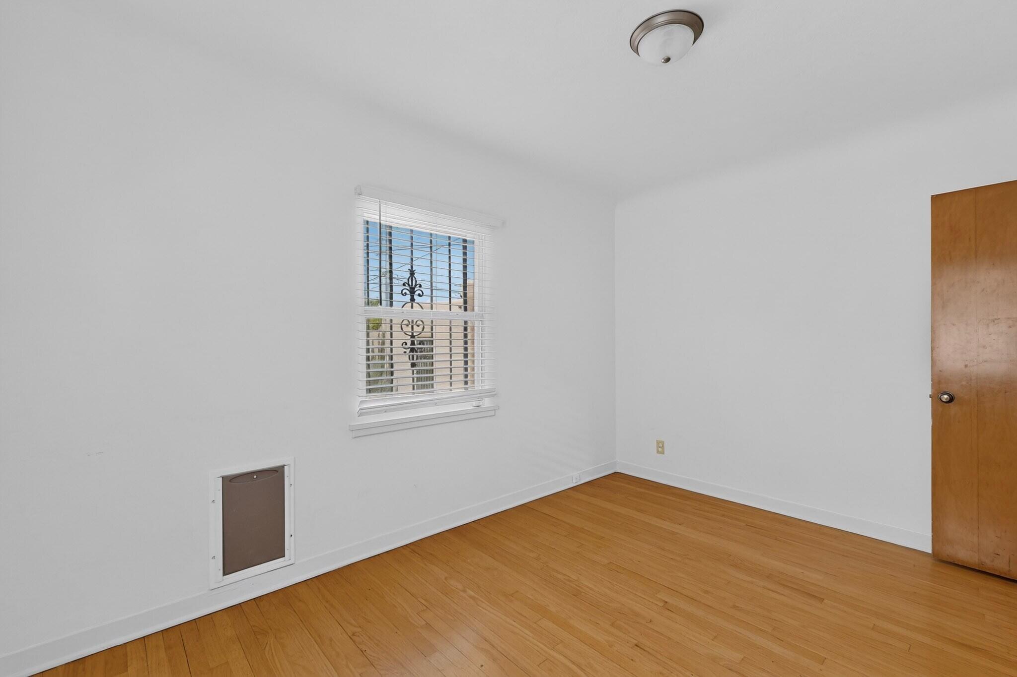Photo 3 — 629 Dartmouth Drive NE