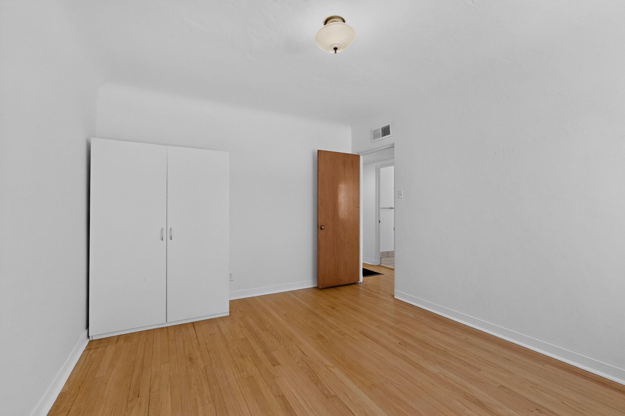 Photo 11 — 629 Dartmouth Drive NE