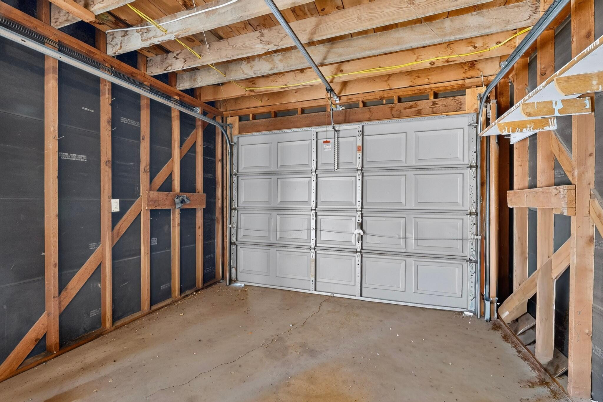 Photo 17 — 629 Dartmouth Drive NE