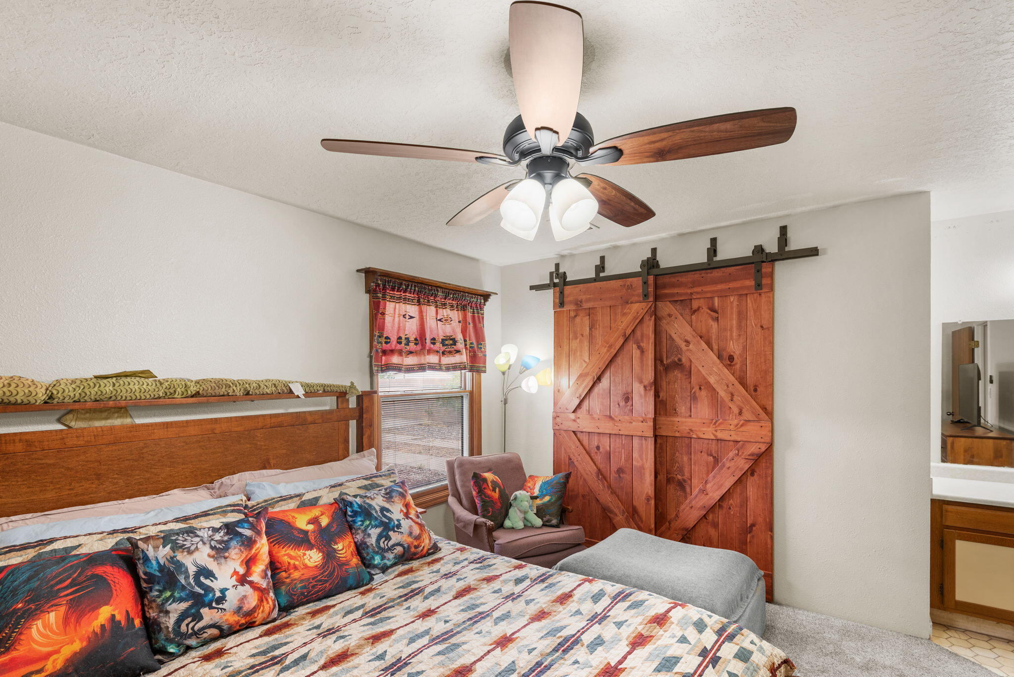 Photo 11 — 6407 Crow Road NE