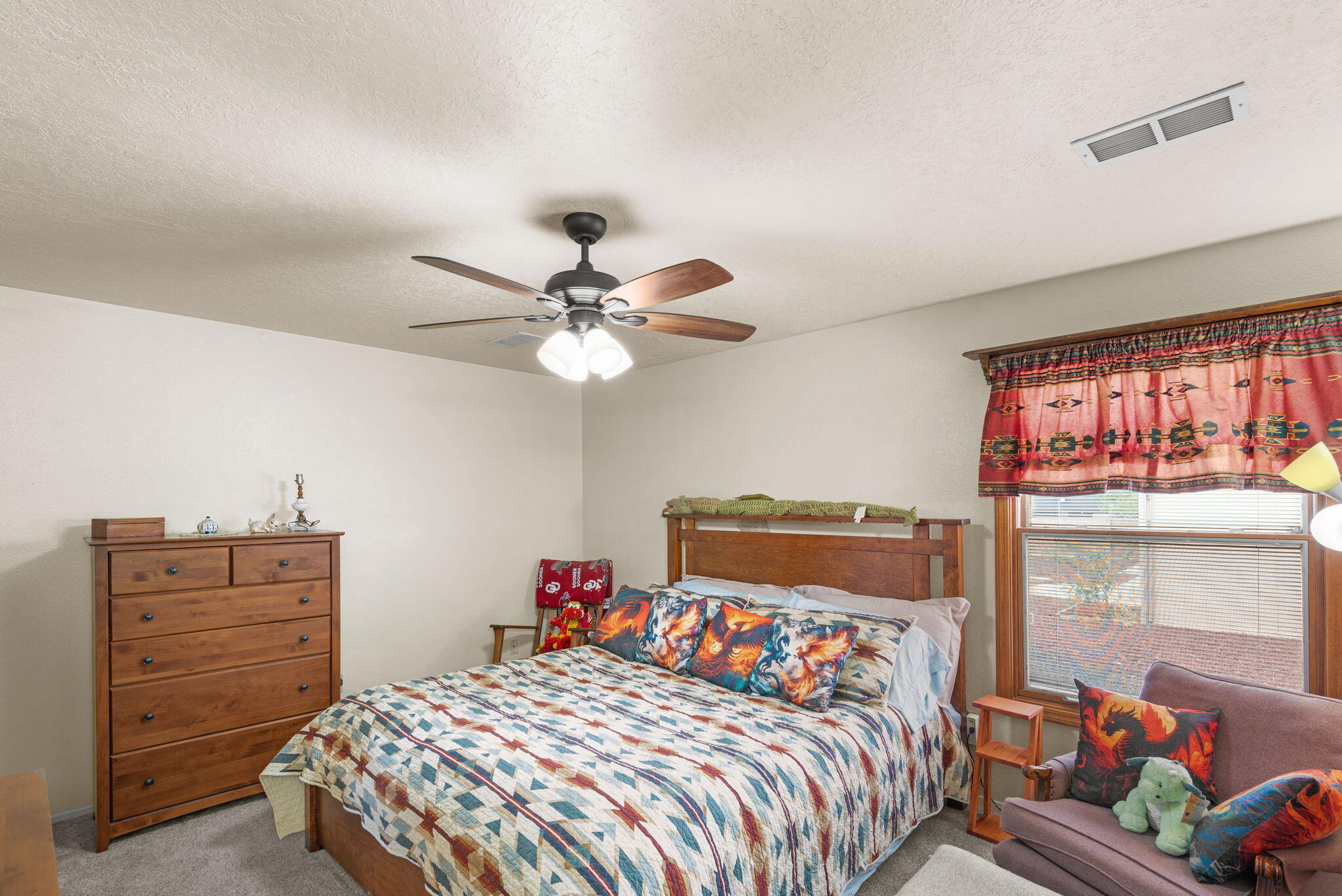 Photo 12 — 6407 Crow Road NE