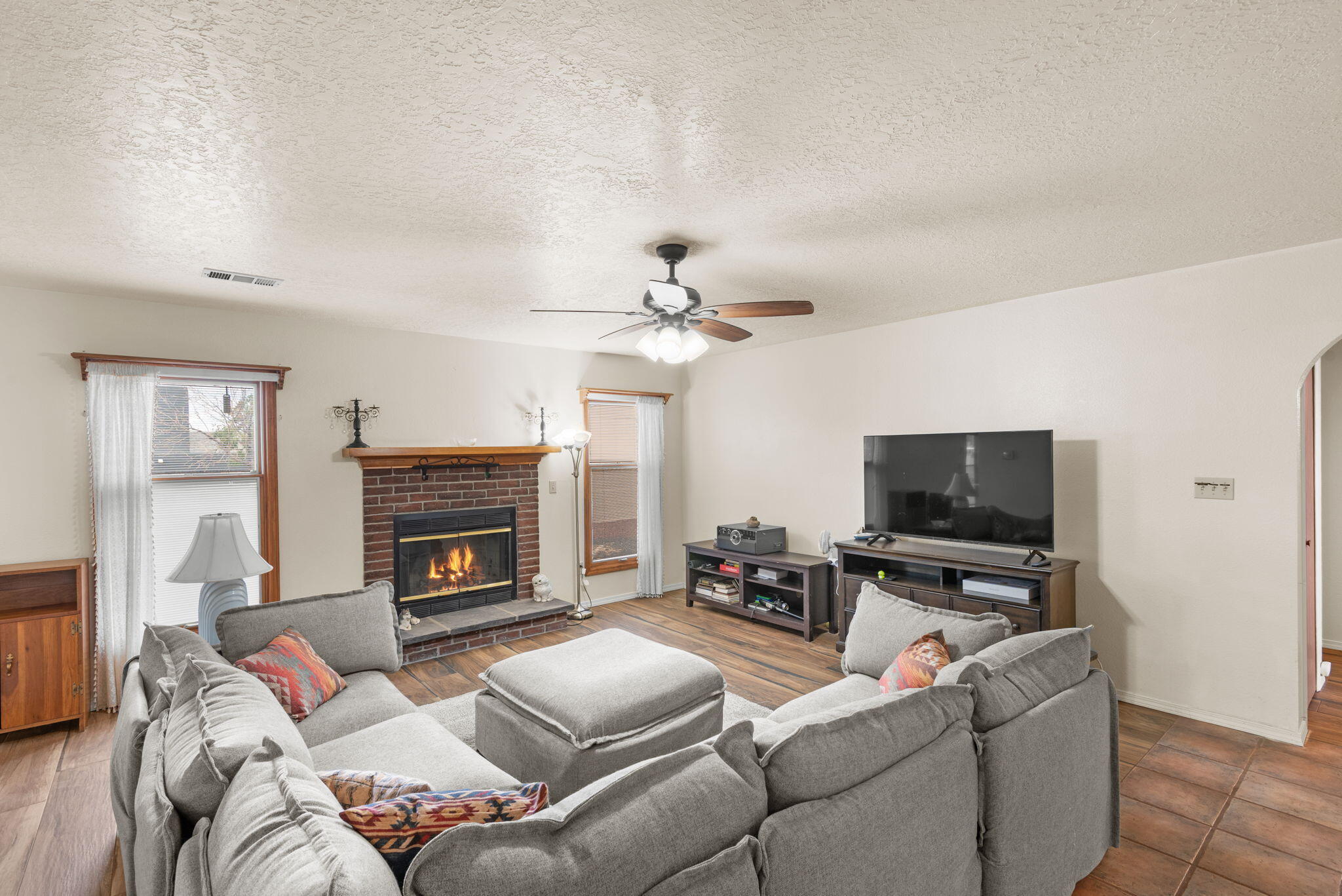 Photo 5 — 6407 Crow Road NE