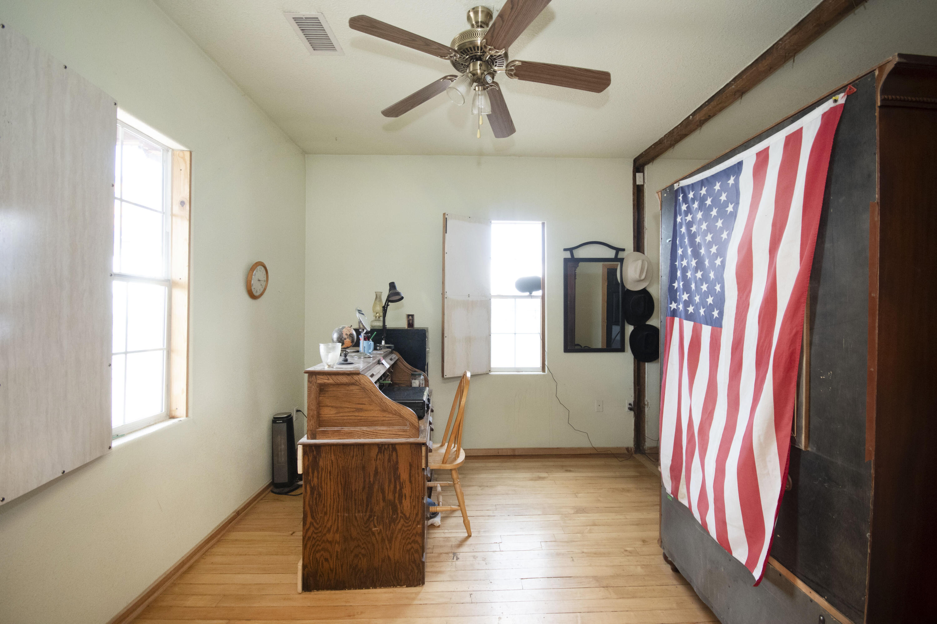 Photo 19 — 517 E Reinken Avenue