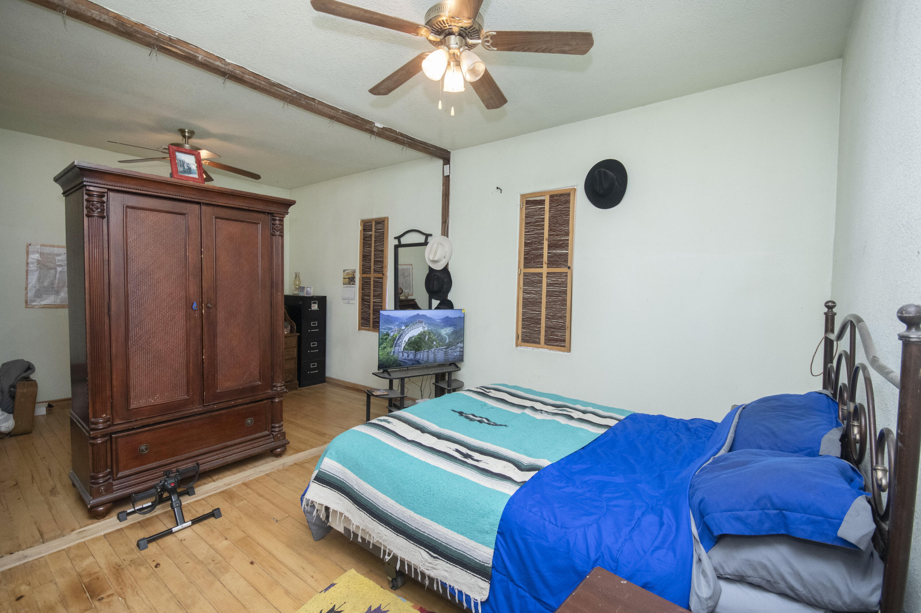 Photo 15 — 517 E Reinken Avenue