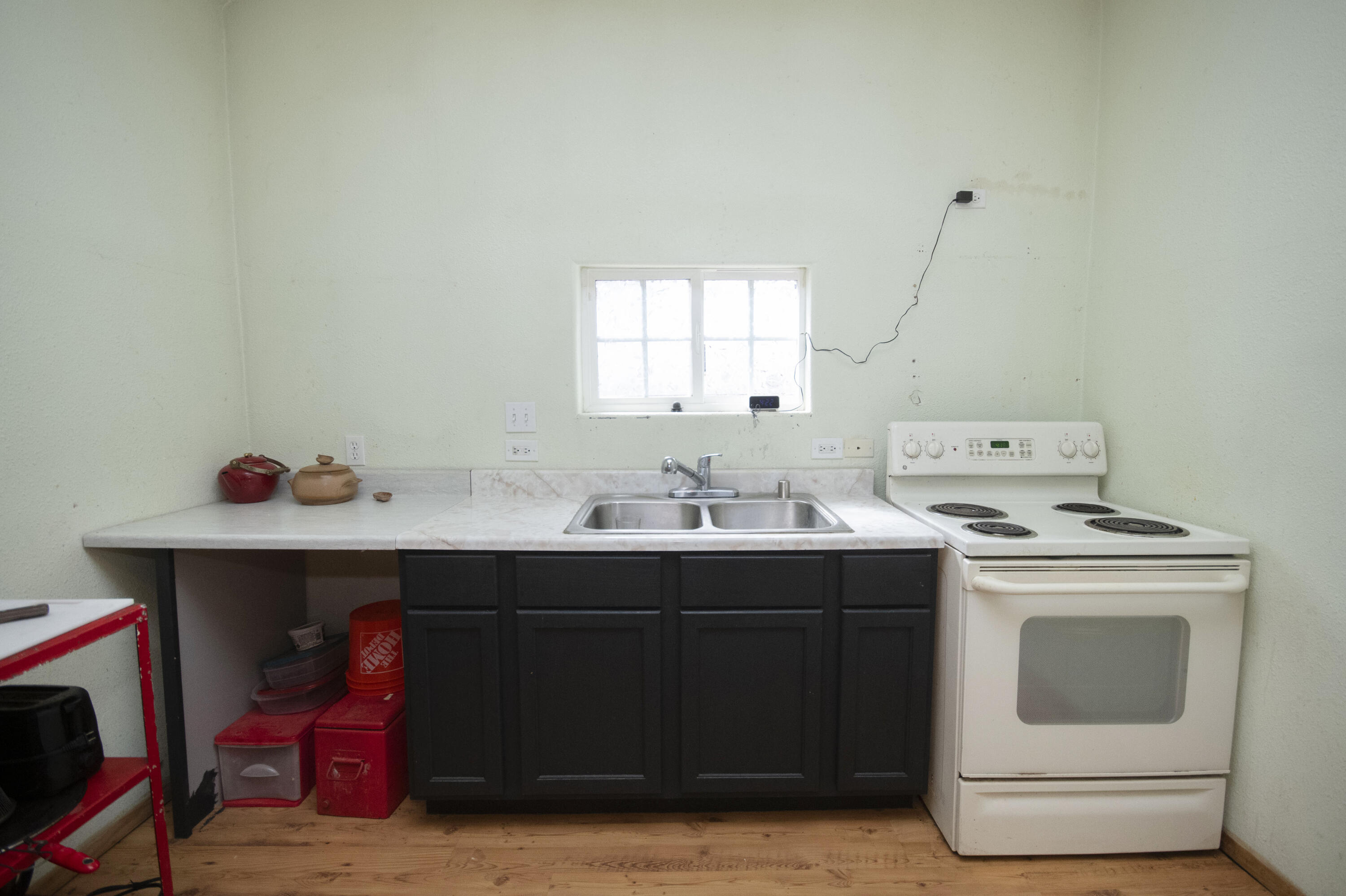 Photo 14 — 517 E Reinken Avenue
