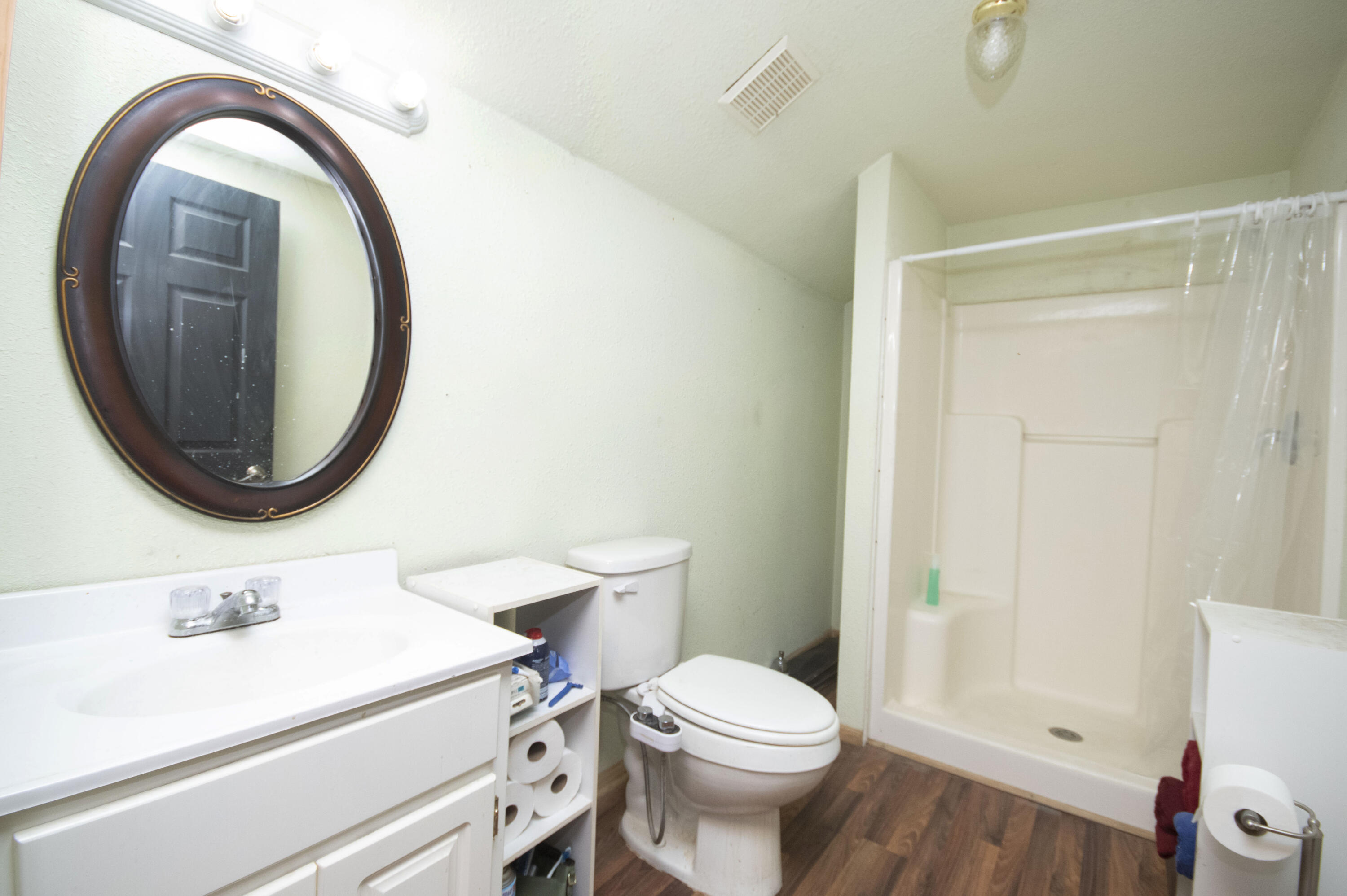 Photo 9 — 517 E Reinken Avenue