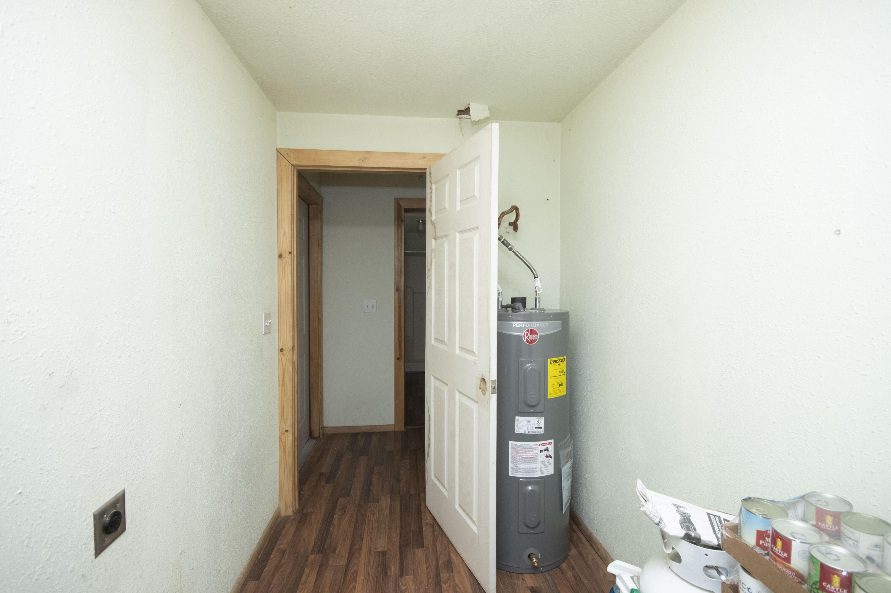 Photo 6 — 517 E Reinken Avenue