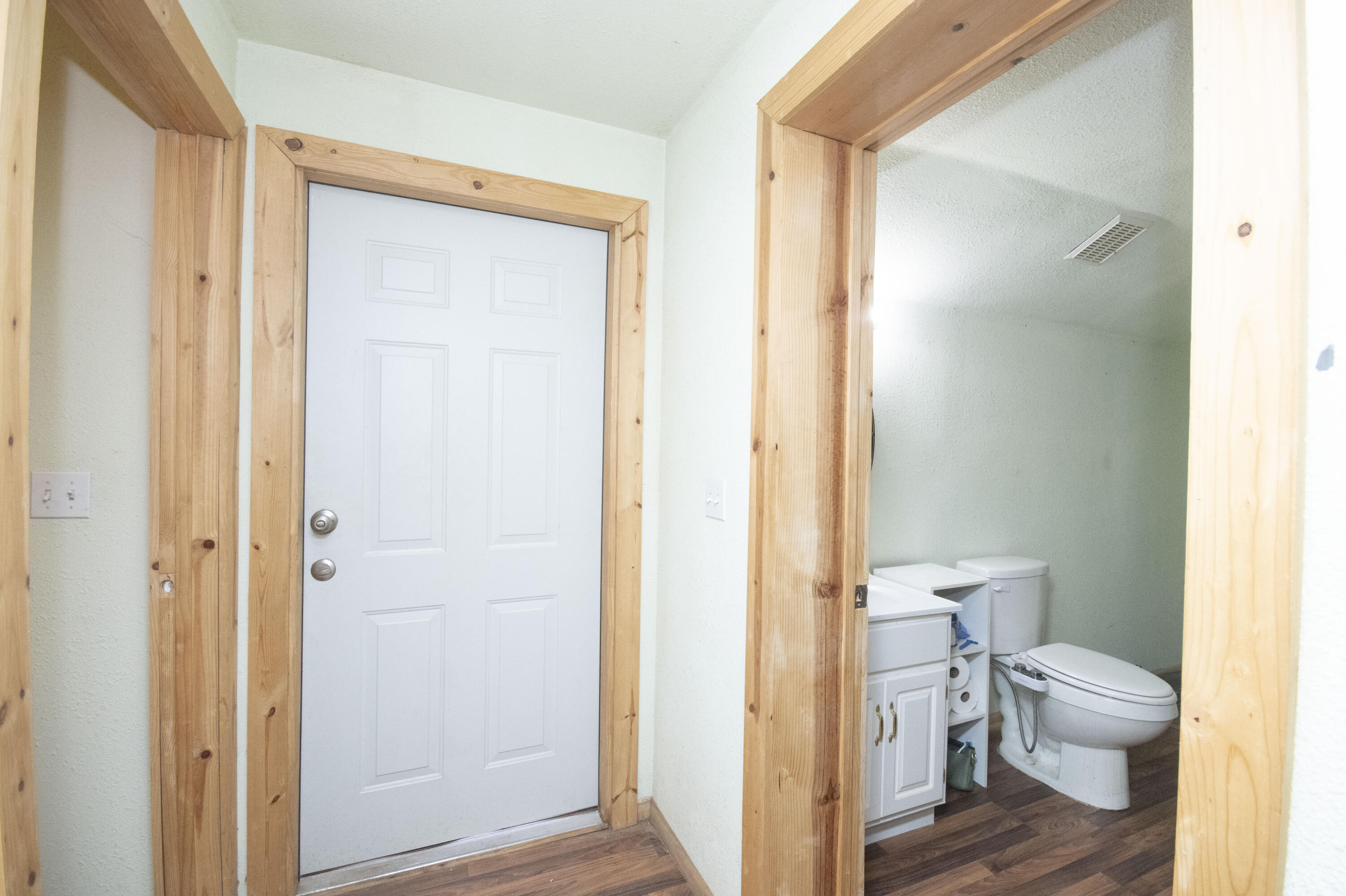 Photo 5 — 517 E Reinken Avenue