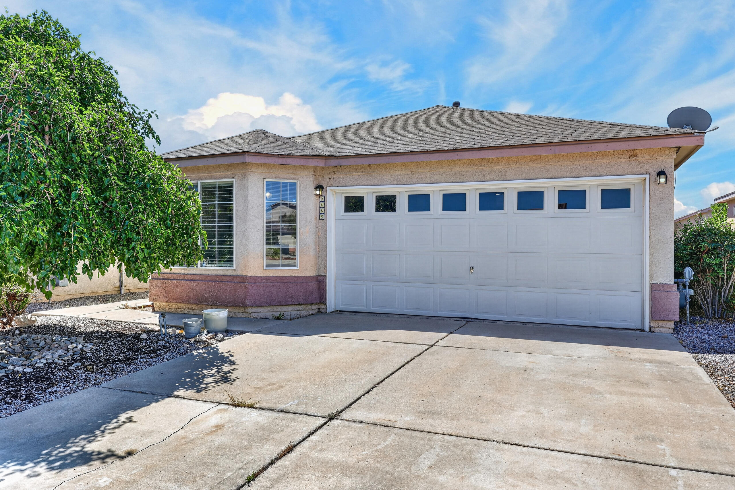 8008 Vista Estrella Lane SW, Albuquerque, NM 87121