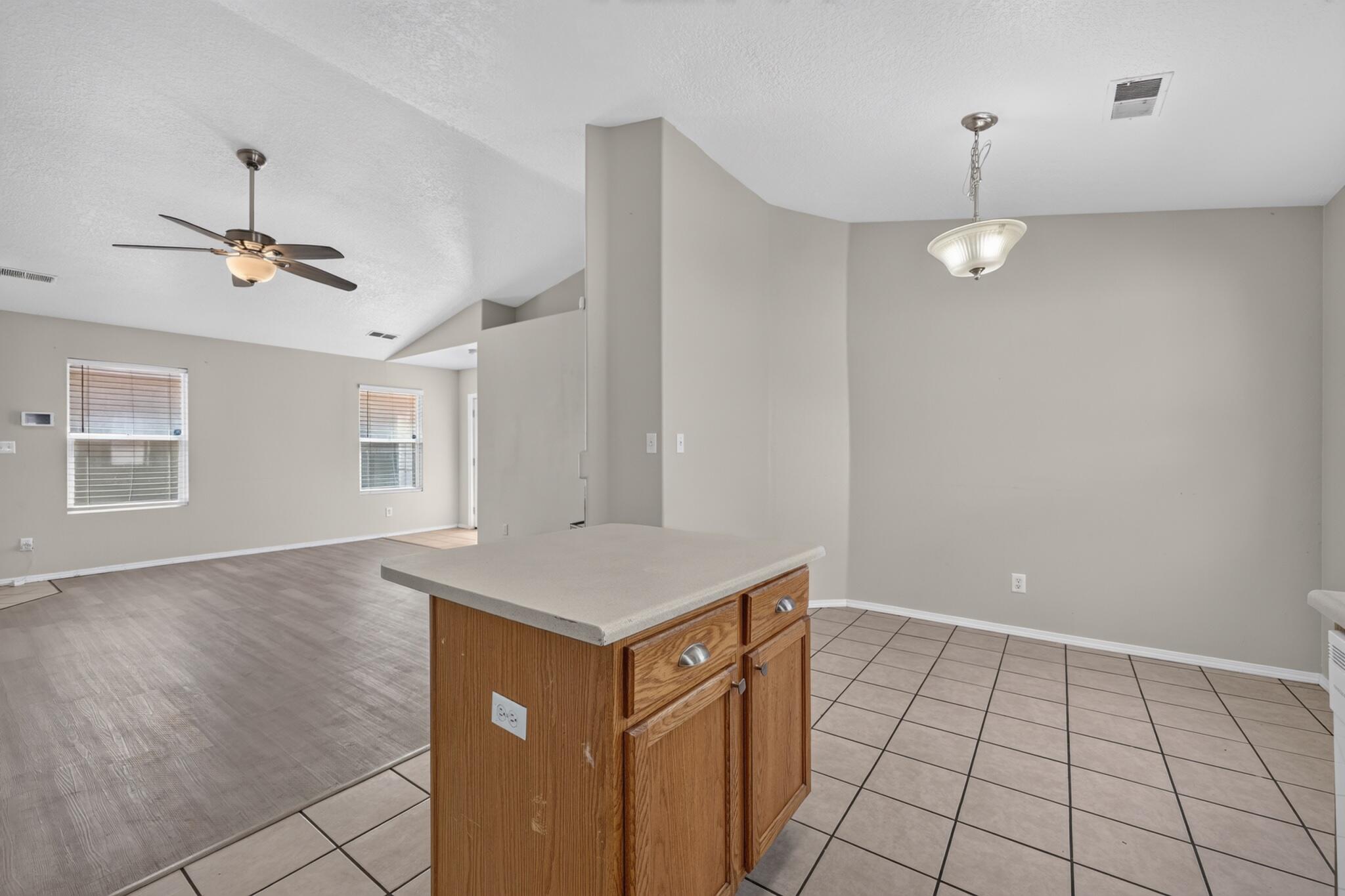 Photo 10 — 8008 Vista Estrella Lane SW