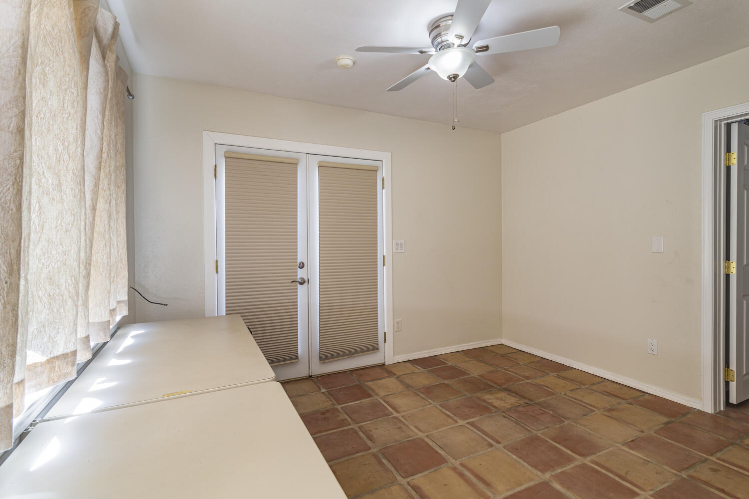 Photo 11 — 1424 Bryn Mawr Drive NE