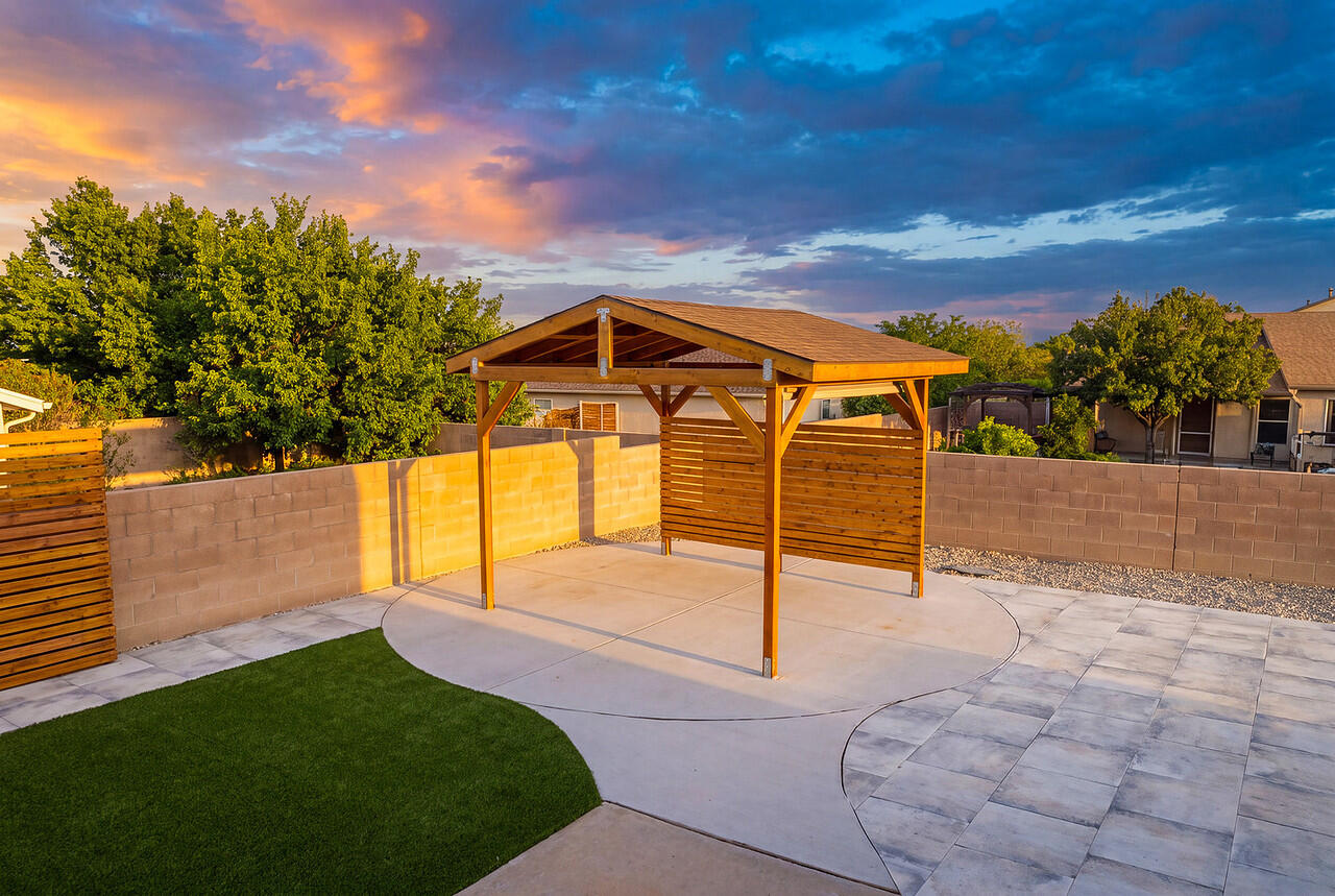 Photo 11 — 620 Rain Lily Road SW