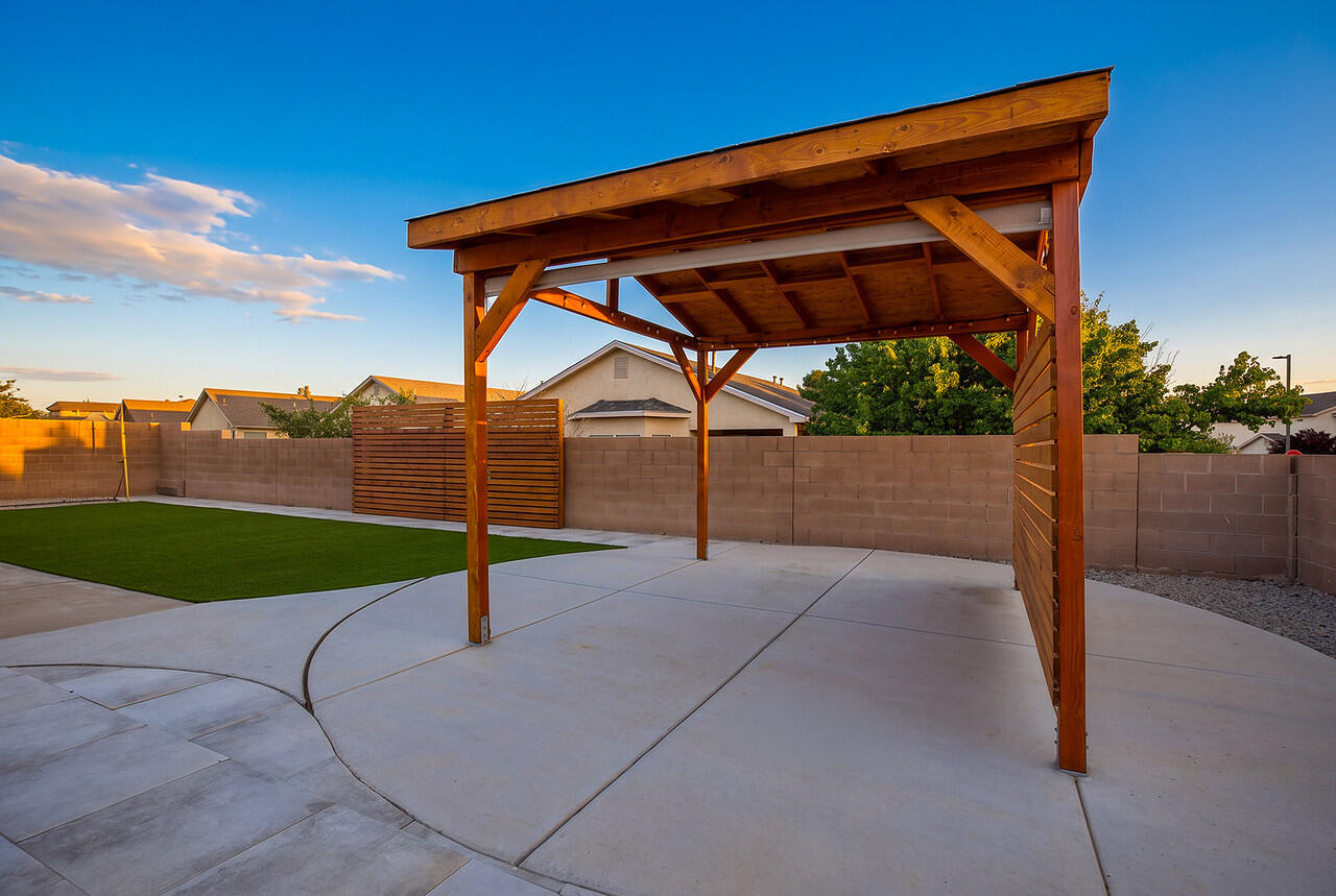 Photo 12 — 620 Rain Lily Road SW