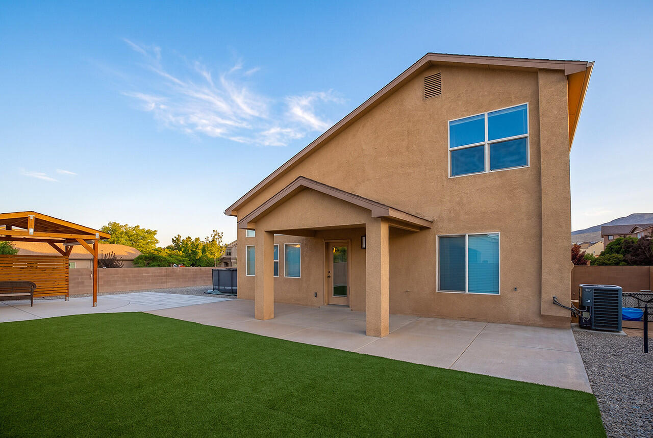 Photo 15 — 620 Rain Lily Road SW