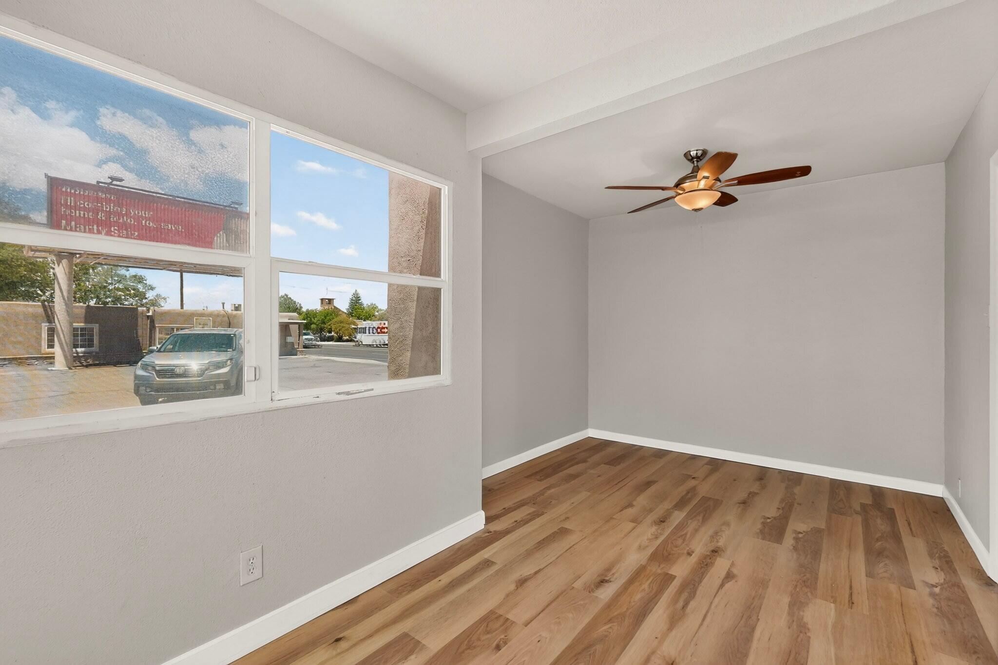 Photo 18 — 522 Montano Road NW