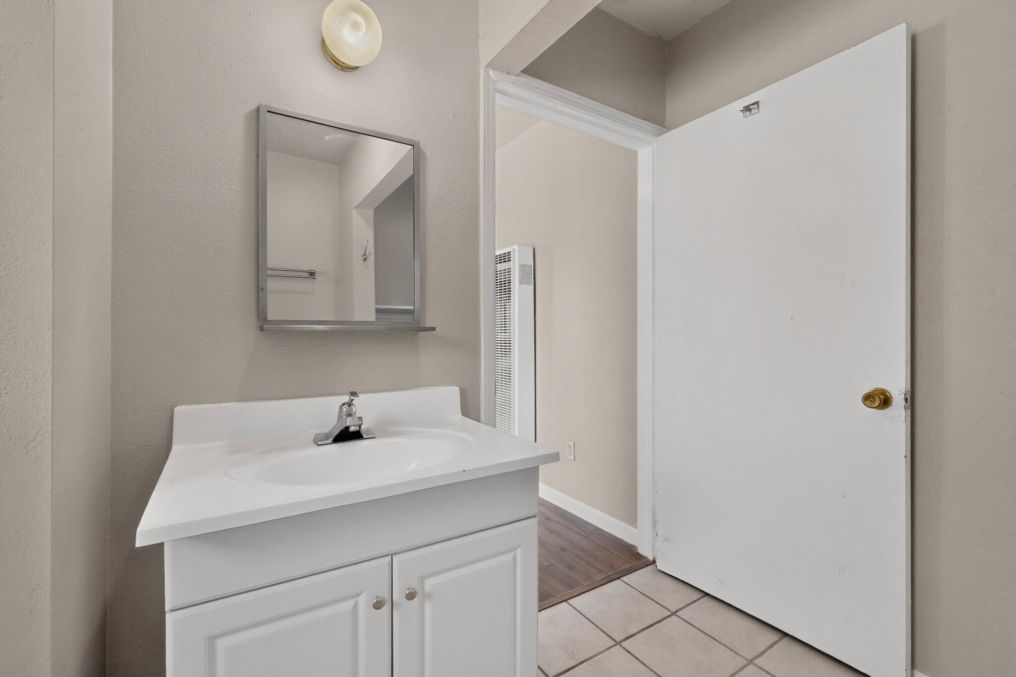 Photo 20 — 522 Montano Road NW