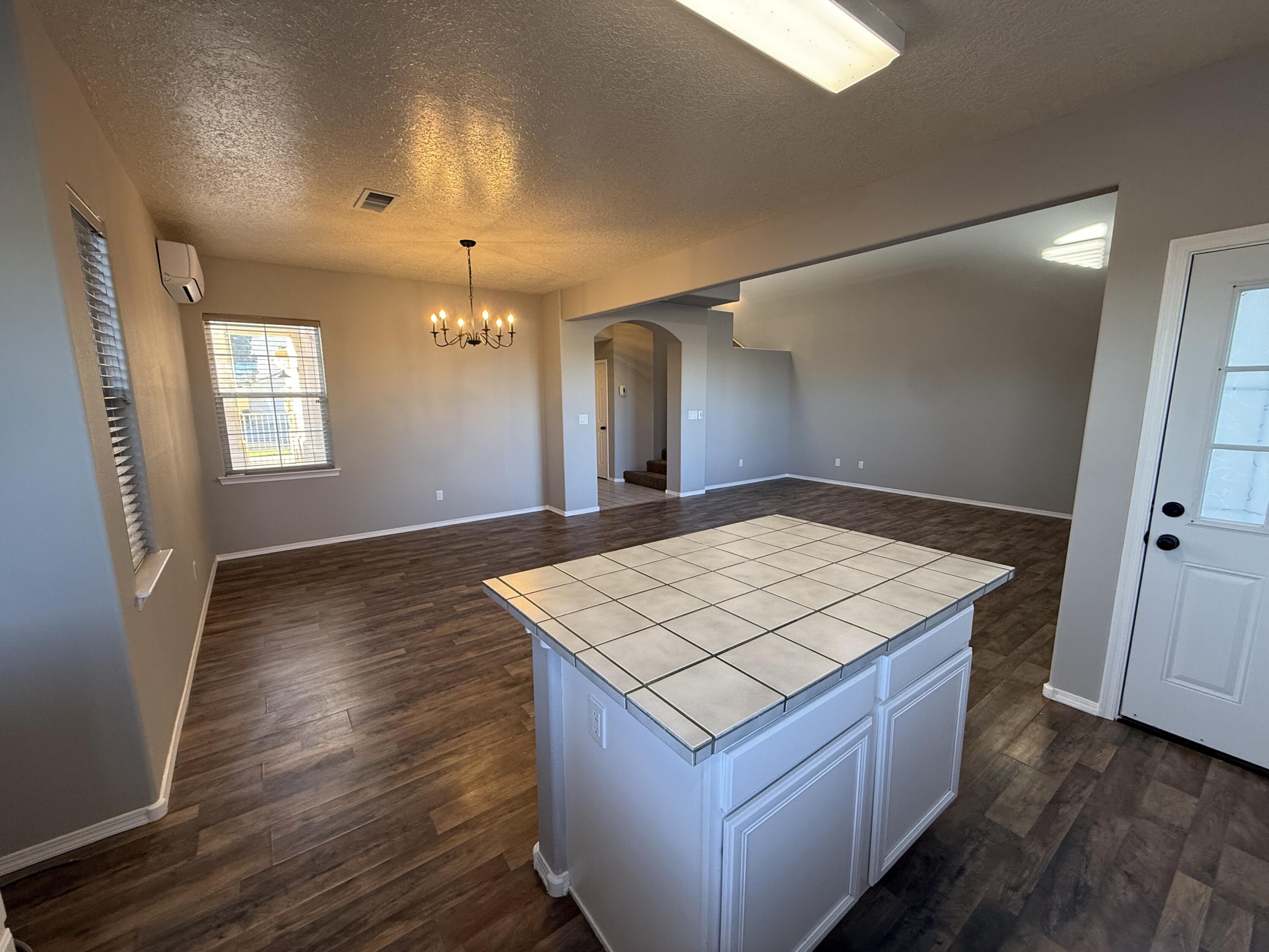 Photo 14 — 701 Renaissance Loop SE