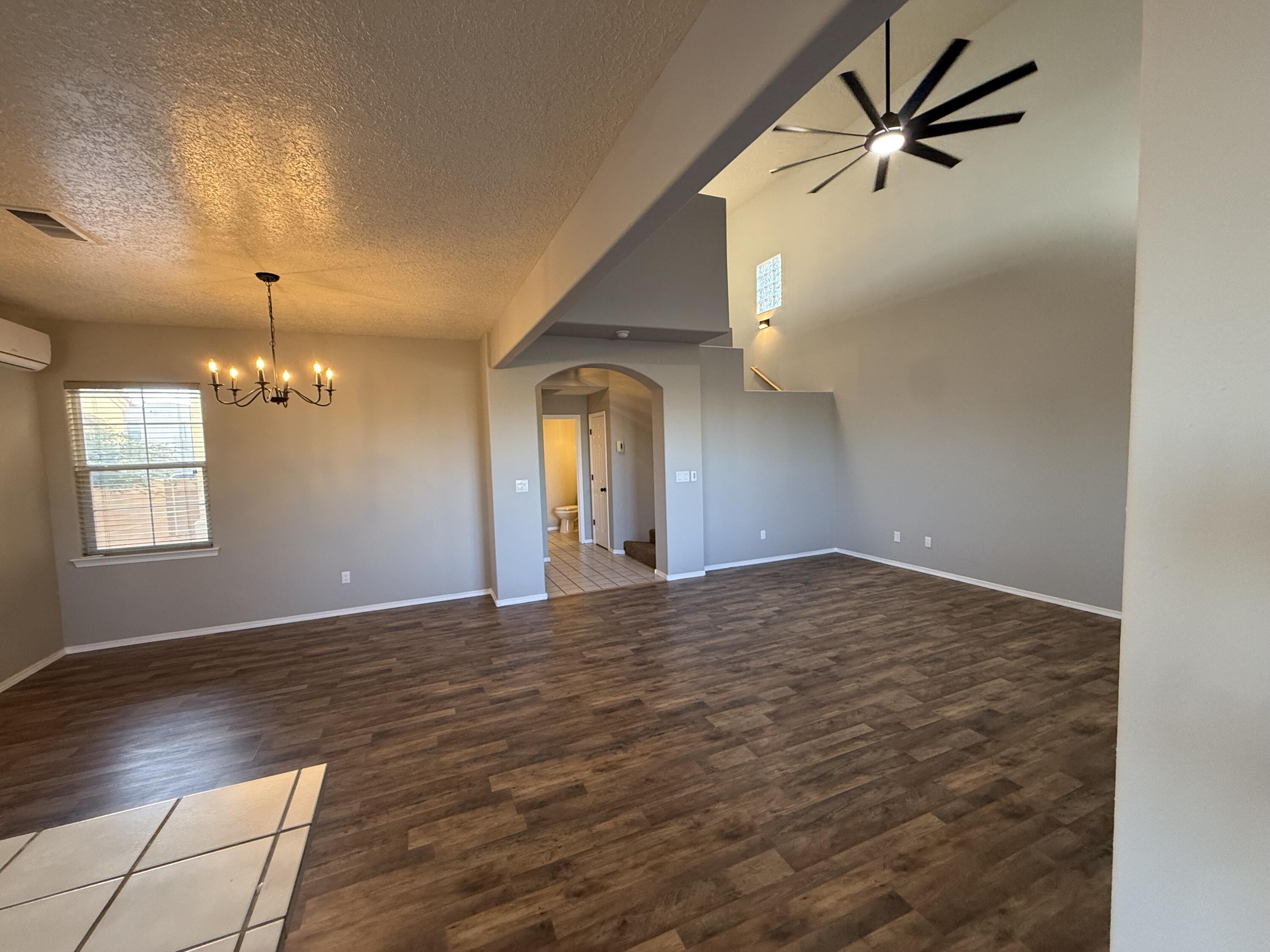 Photo 15 — 701 Renaissance Loop SE