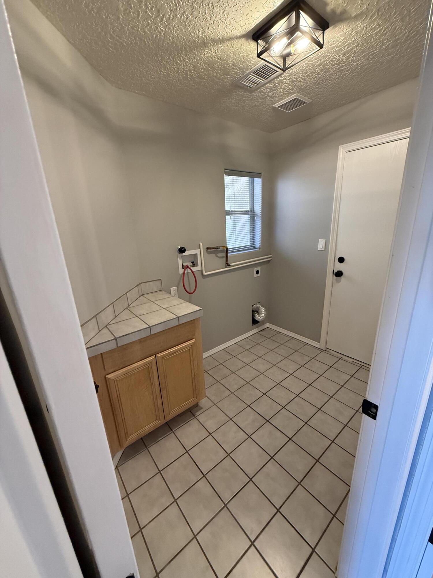 Photo 20 — 701 Renaissance Loop SE