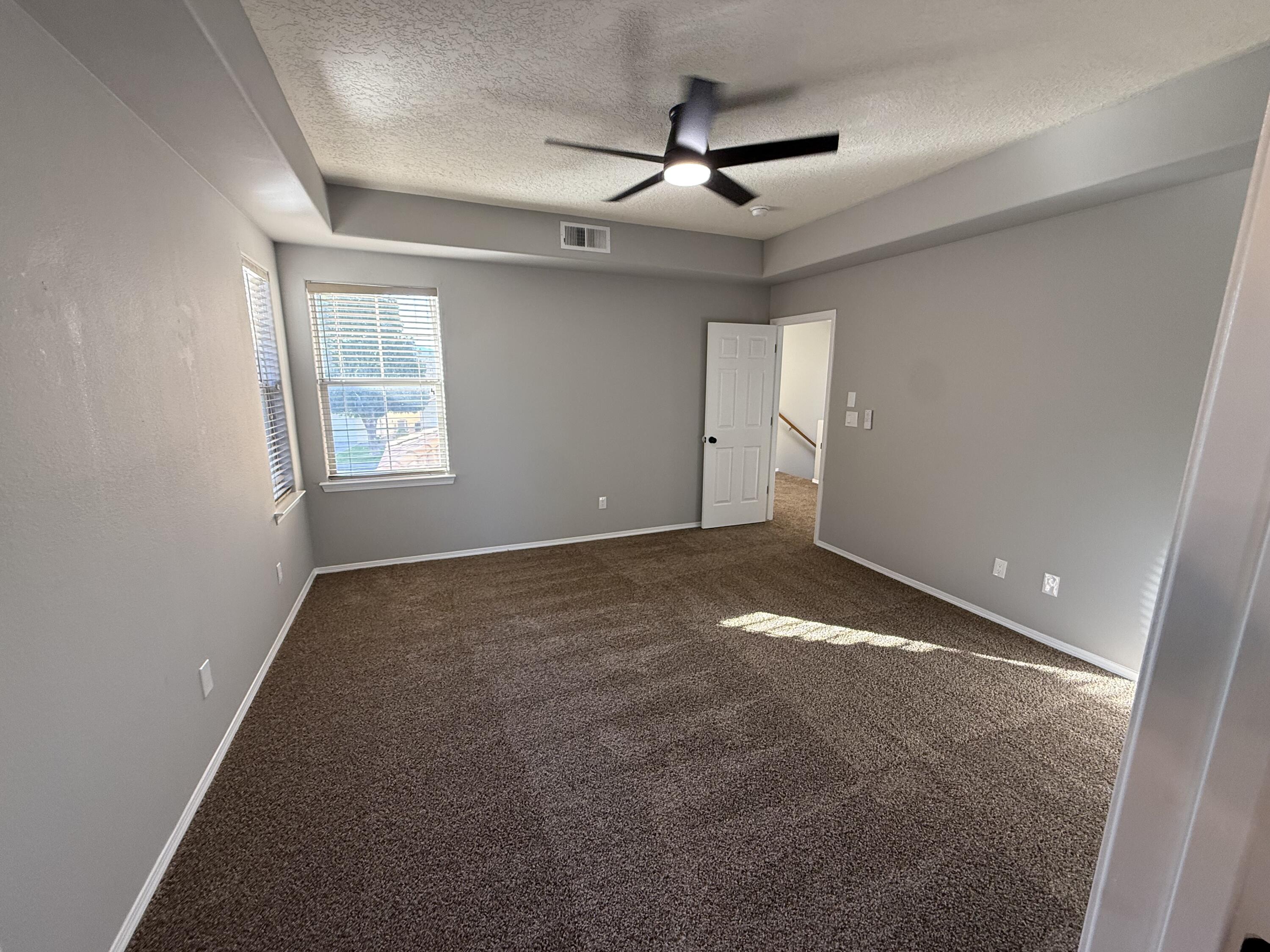 Photo 2 — 701 Renaissance Loop SE