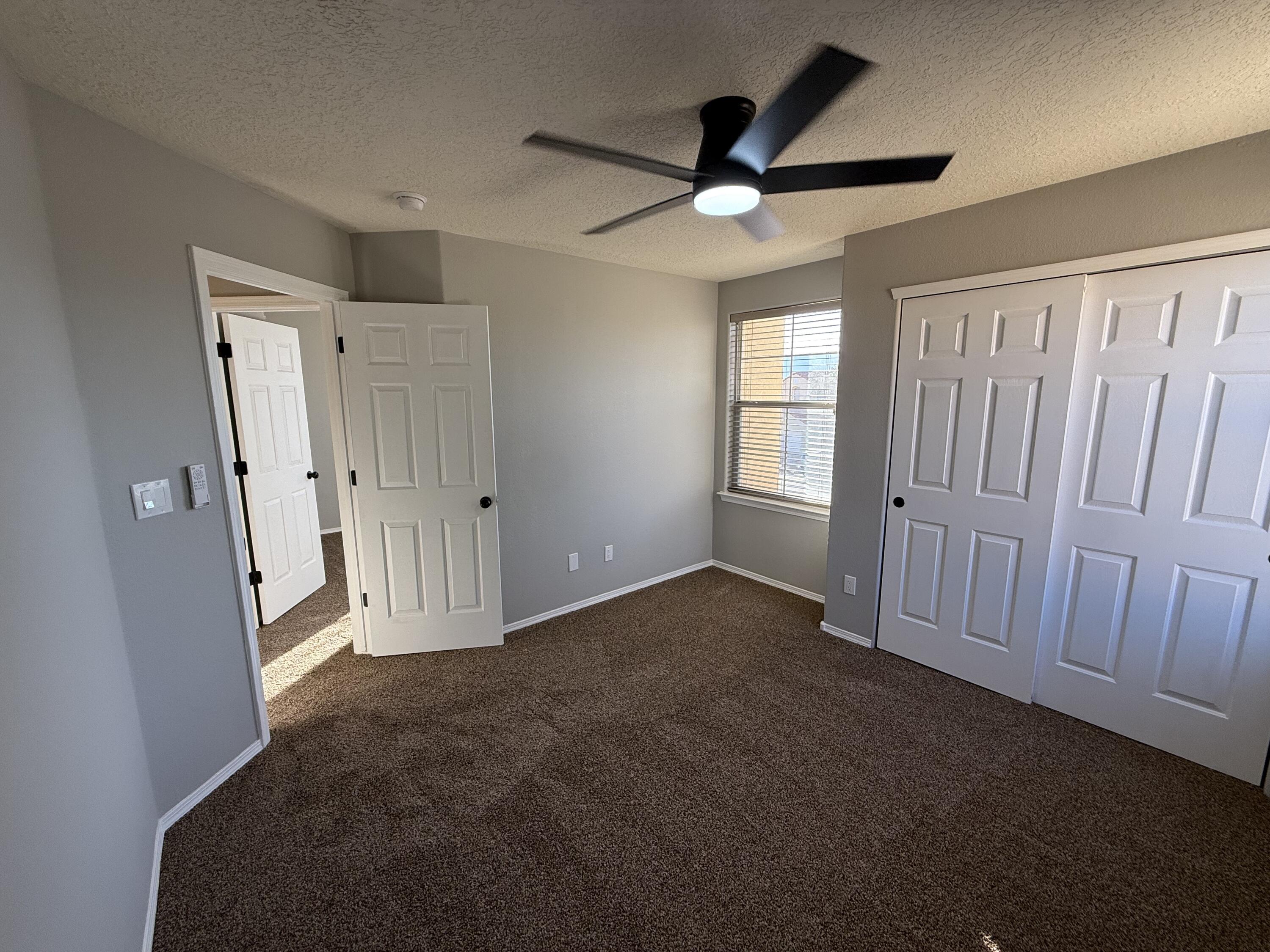 Photo 5 — 701 Renaissance Loop SE