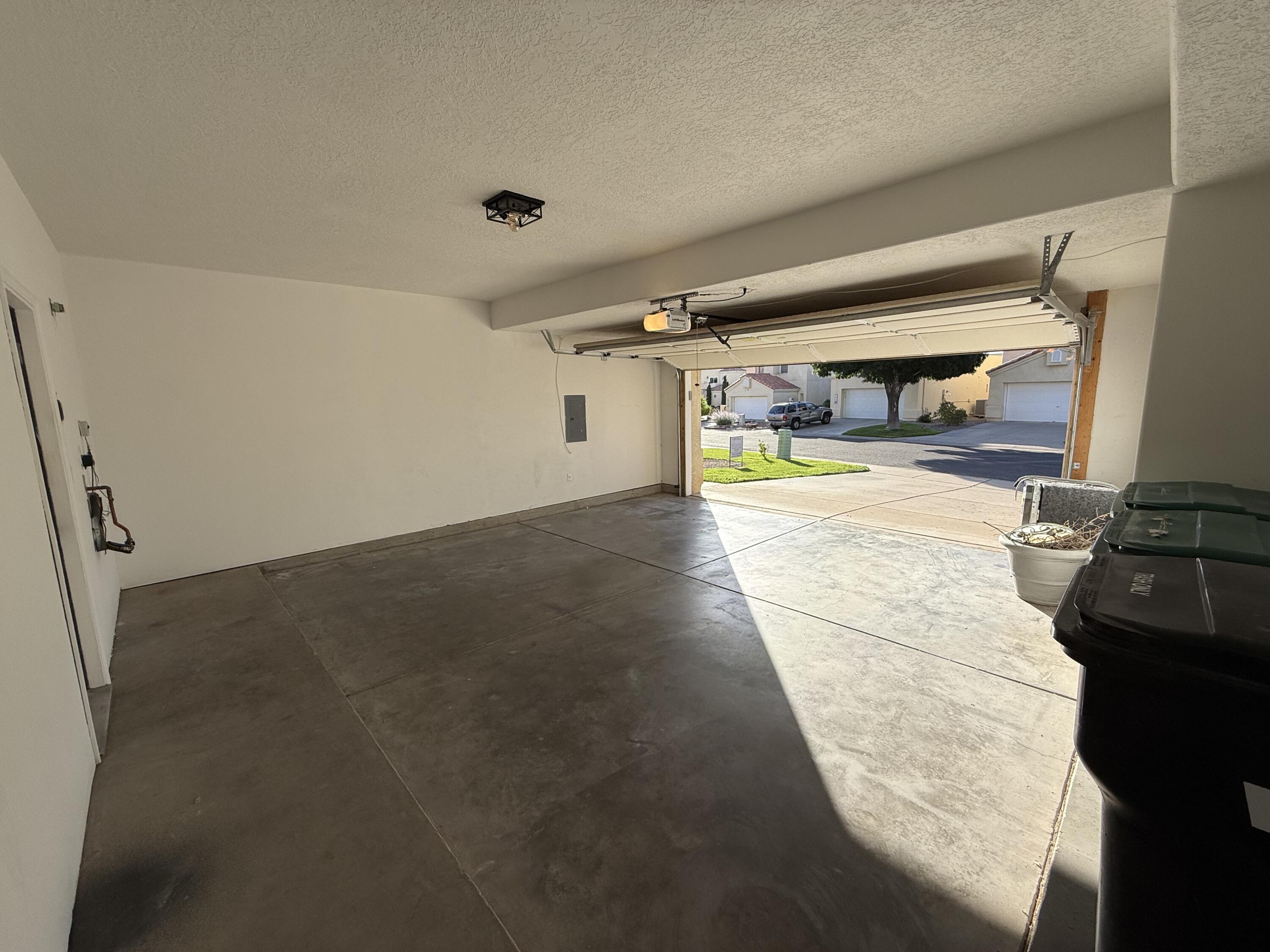 Photo 10 — 701 Renaissance Loop SE