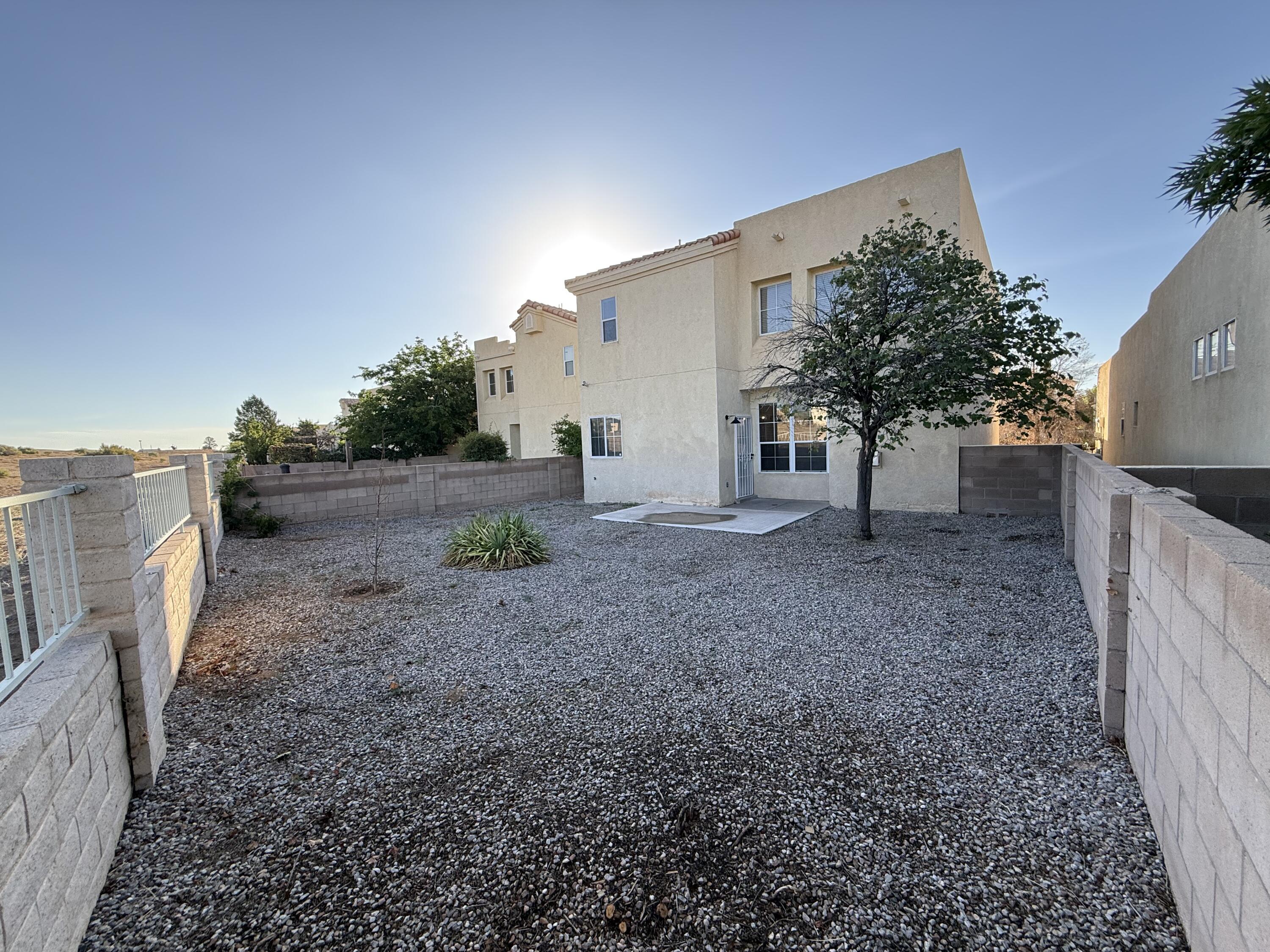 Photo 12 — 701 Renaissance Loop SE