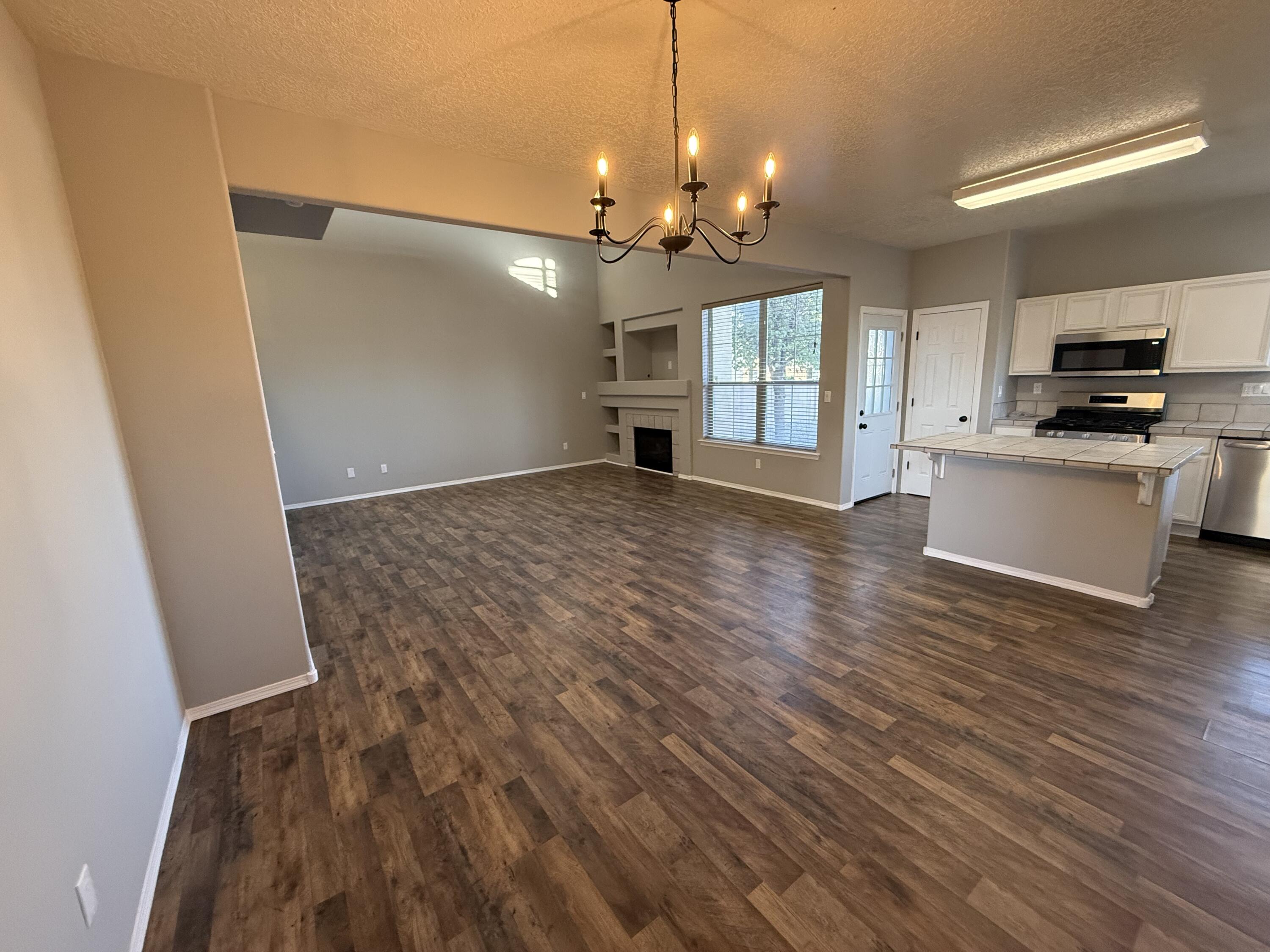 Photo 13 — 701 Renaissance Loop SE
