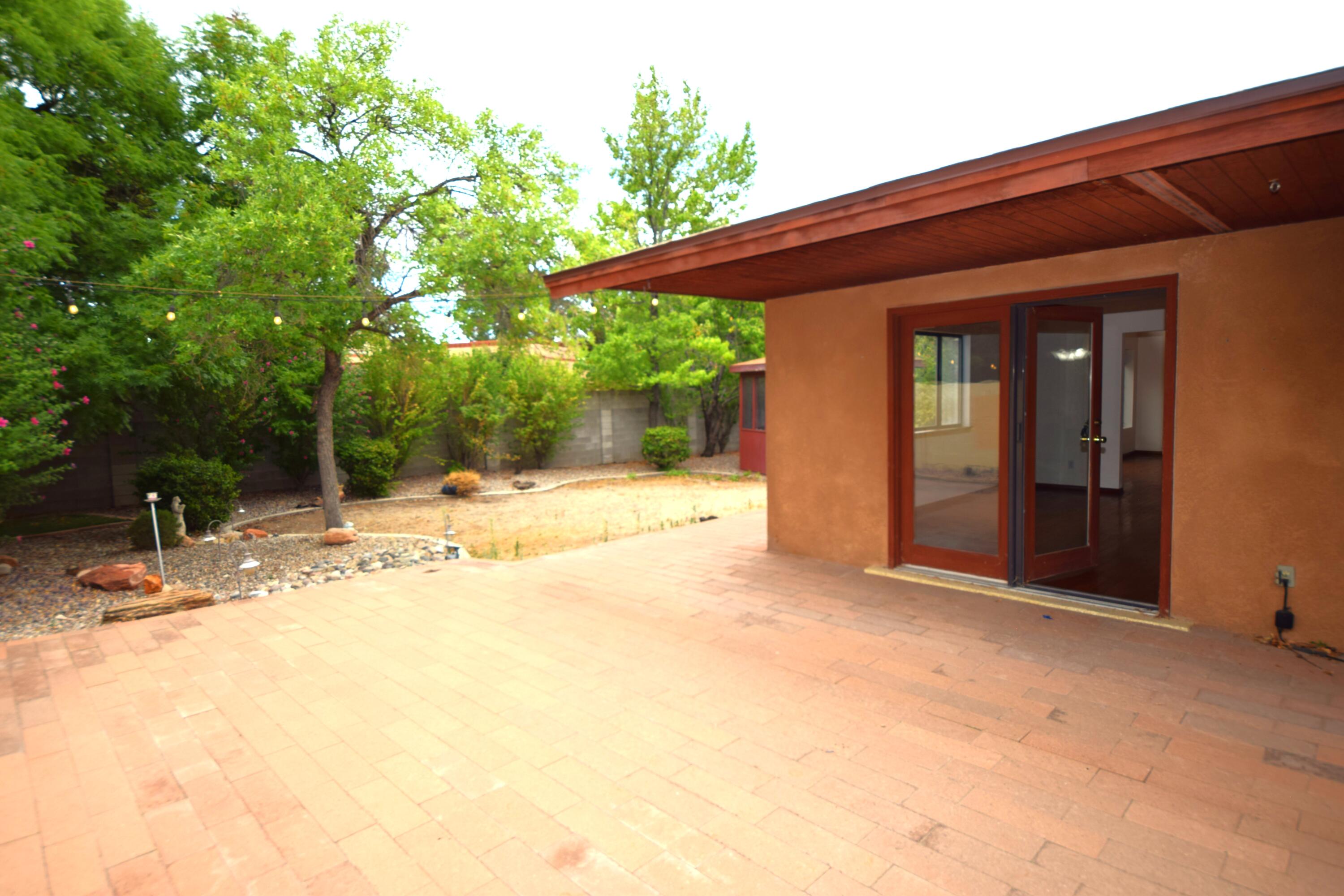 Photo 5 — 8808 N Caminito Drive NE